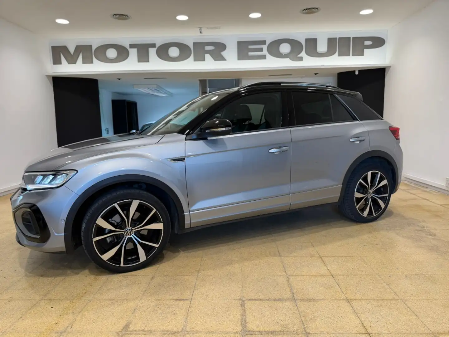 Volkswagen T-Roc 2.0TDI R-Line DSG7 110KW Gris - 1