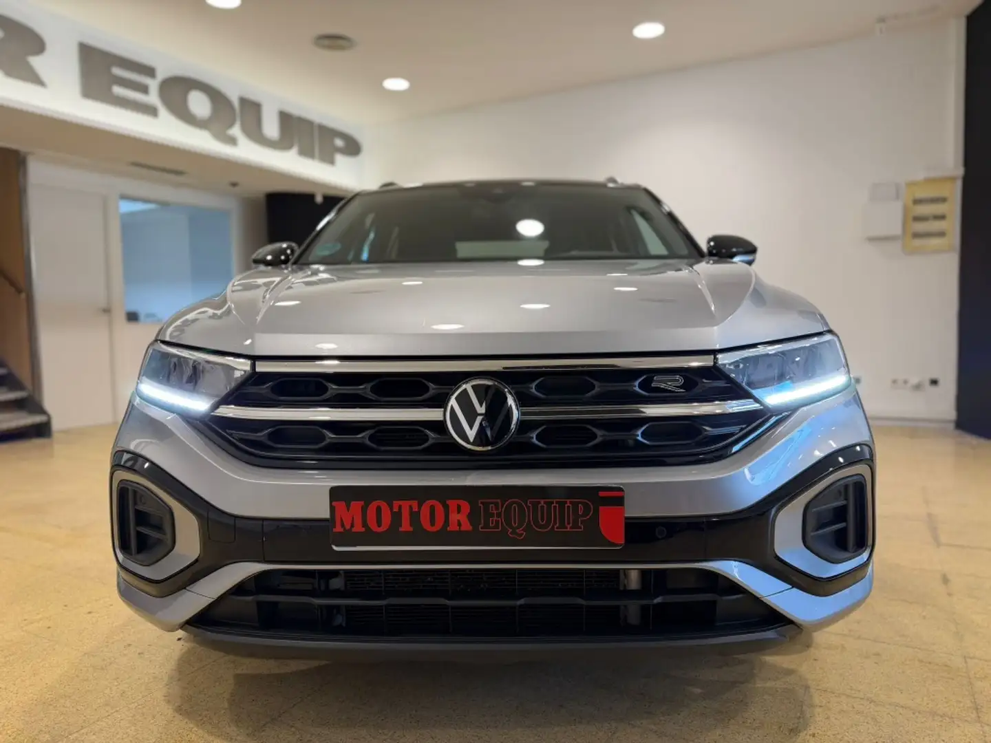 Volkswagen T-Roc 2.0TDI R-Line DSG7 110KW Gris - 2