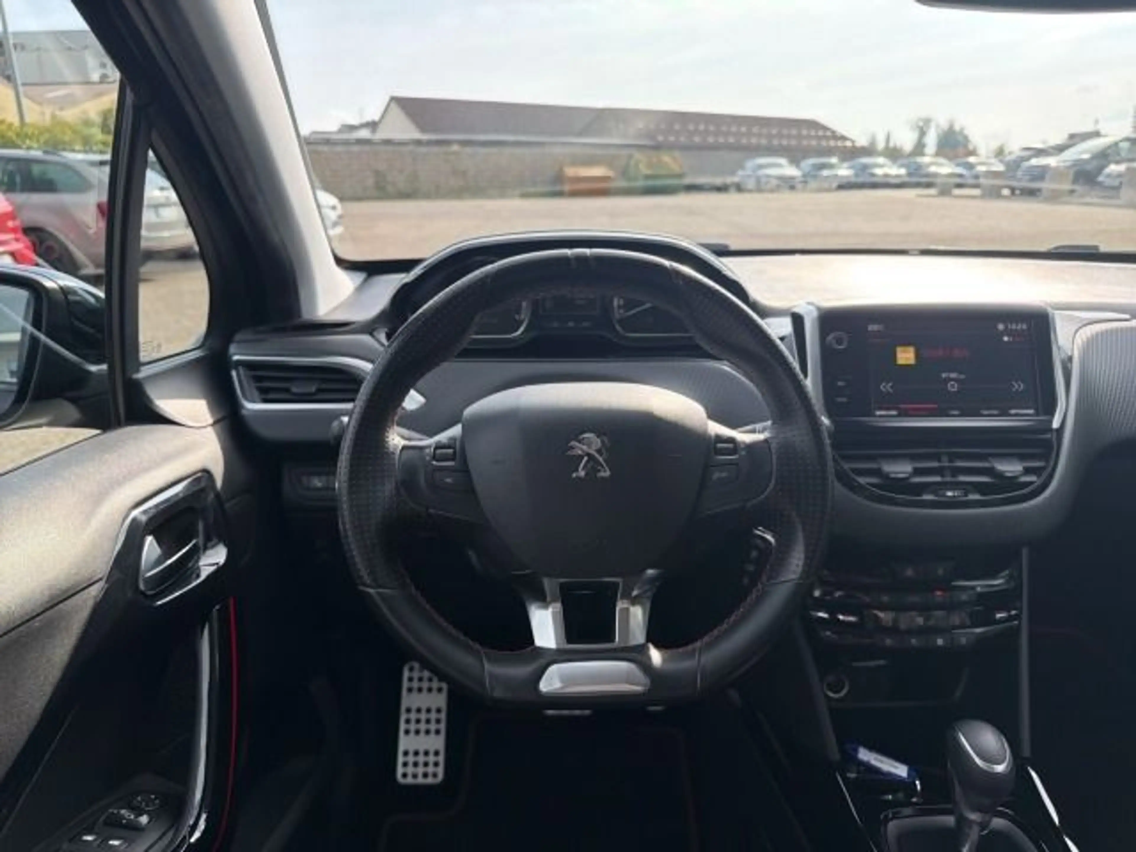 Peugeot 2008 1.2 PureTech 110 Allure (EURO 6d-Temp) — photo 10