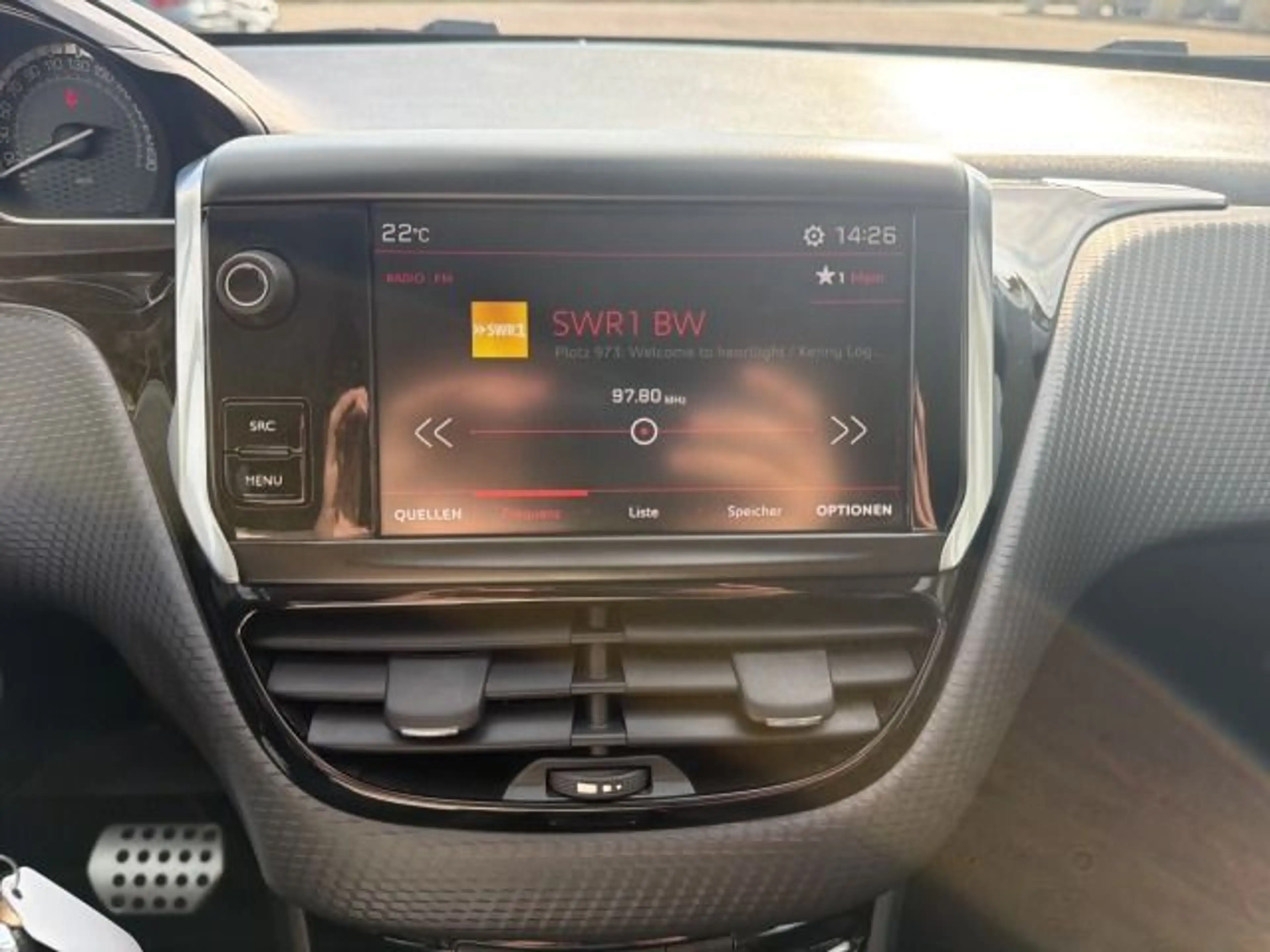 Peugeot 2008 1.2 PureTech 110 Allure (EURO 6d-Temp) — photo 14