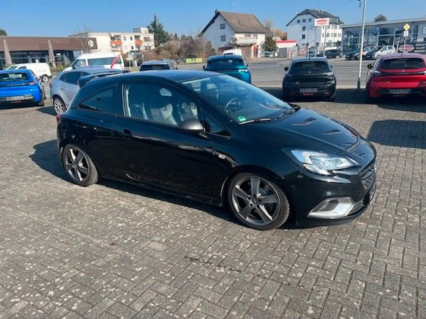Opel Corsa E OPC Schwarz - 1