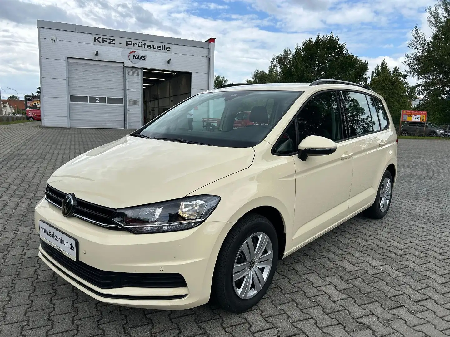 Volkswagen Touran Taxi 7-Sitze PDC NEU LEDER DSG Automatik Beige - 1
