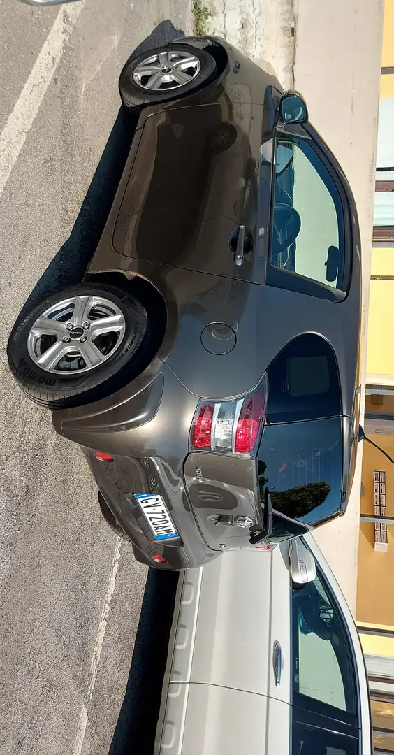 Toyota iQ iQ 1.0 Lounge (high) Hnědá - 1