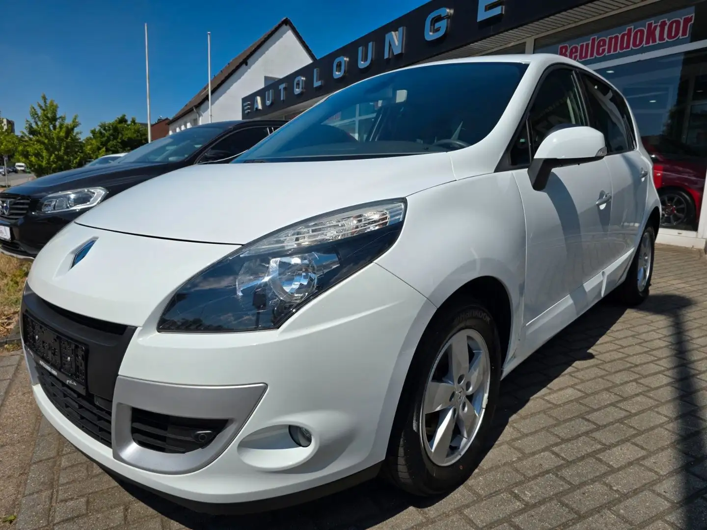Renault Scenic III Dynamique AUT.*SHZ*PDC*TÜV NEU*2. Hd* White - 1