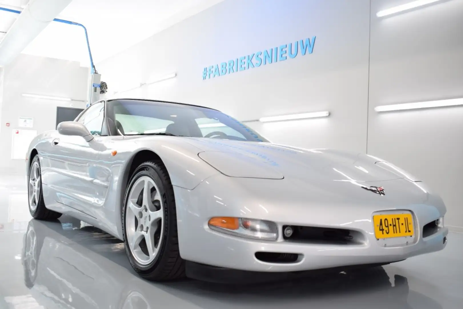 Chevrolet Corvette (12.772 KMS!) Orig. Nederlands Grau - 1
