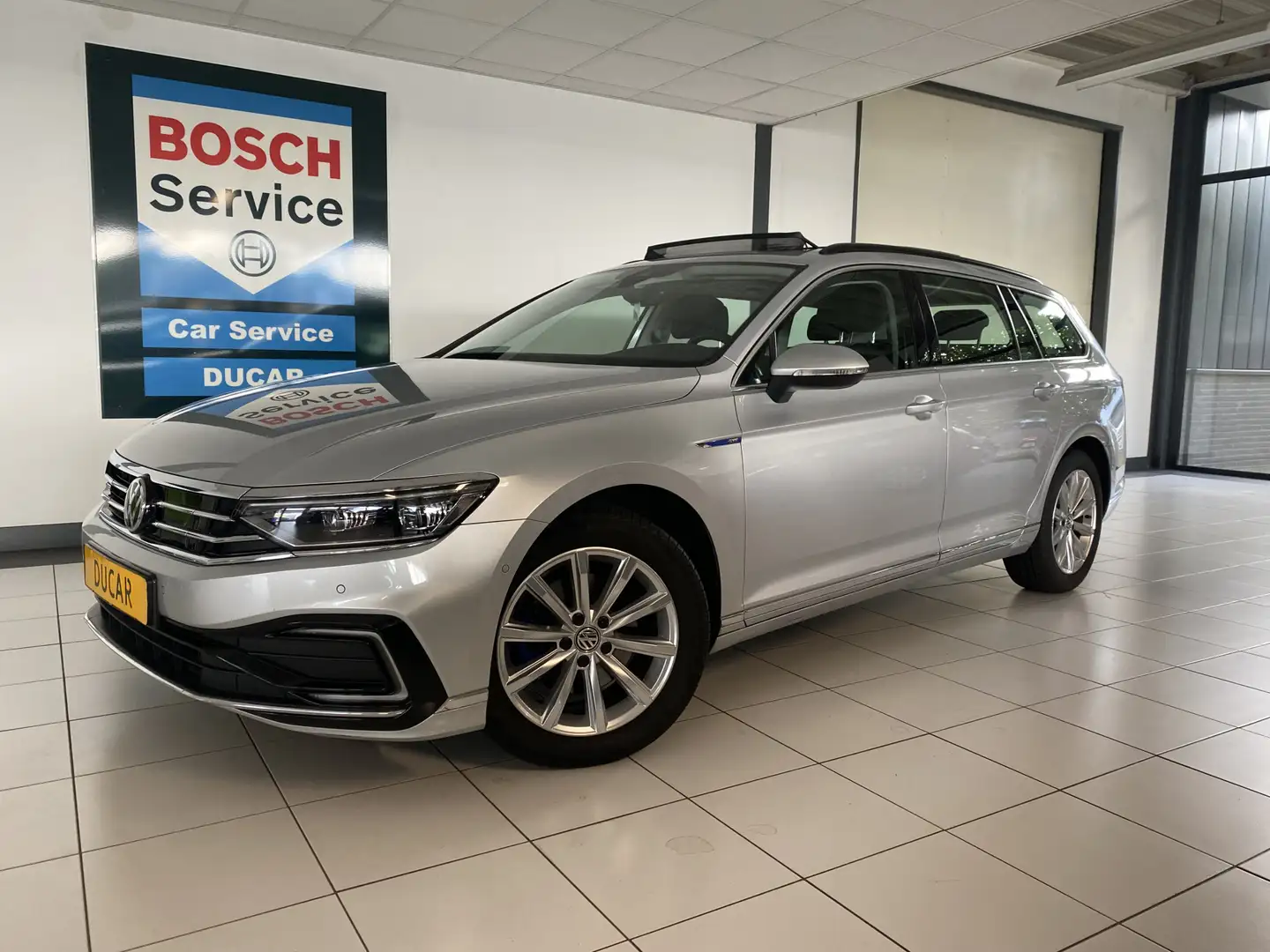 Volkswagen Passat Variant 1.4 TSI PHEV GTE Business Panodak/ Trekhaak / appl Grijs - 1
