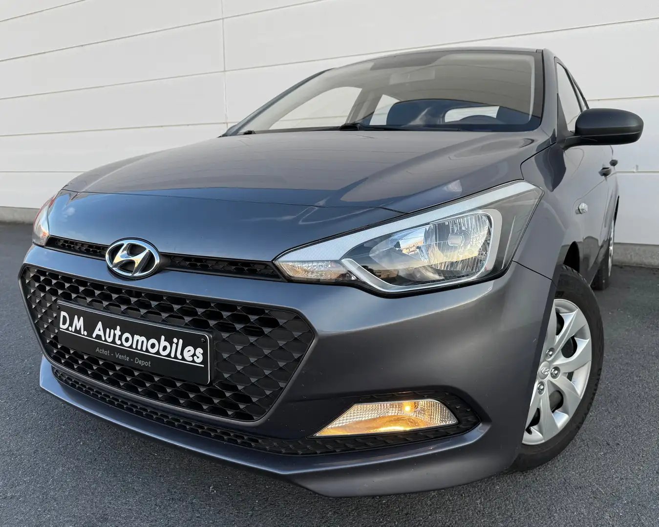 Hyundai i20 1.2i Intro Edition - 1an de Garantie* Gris - 1