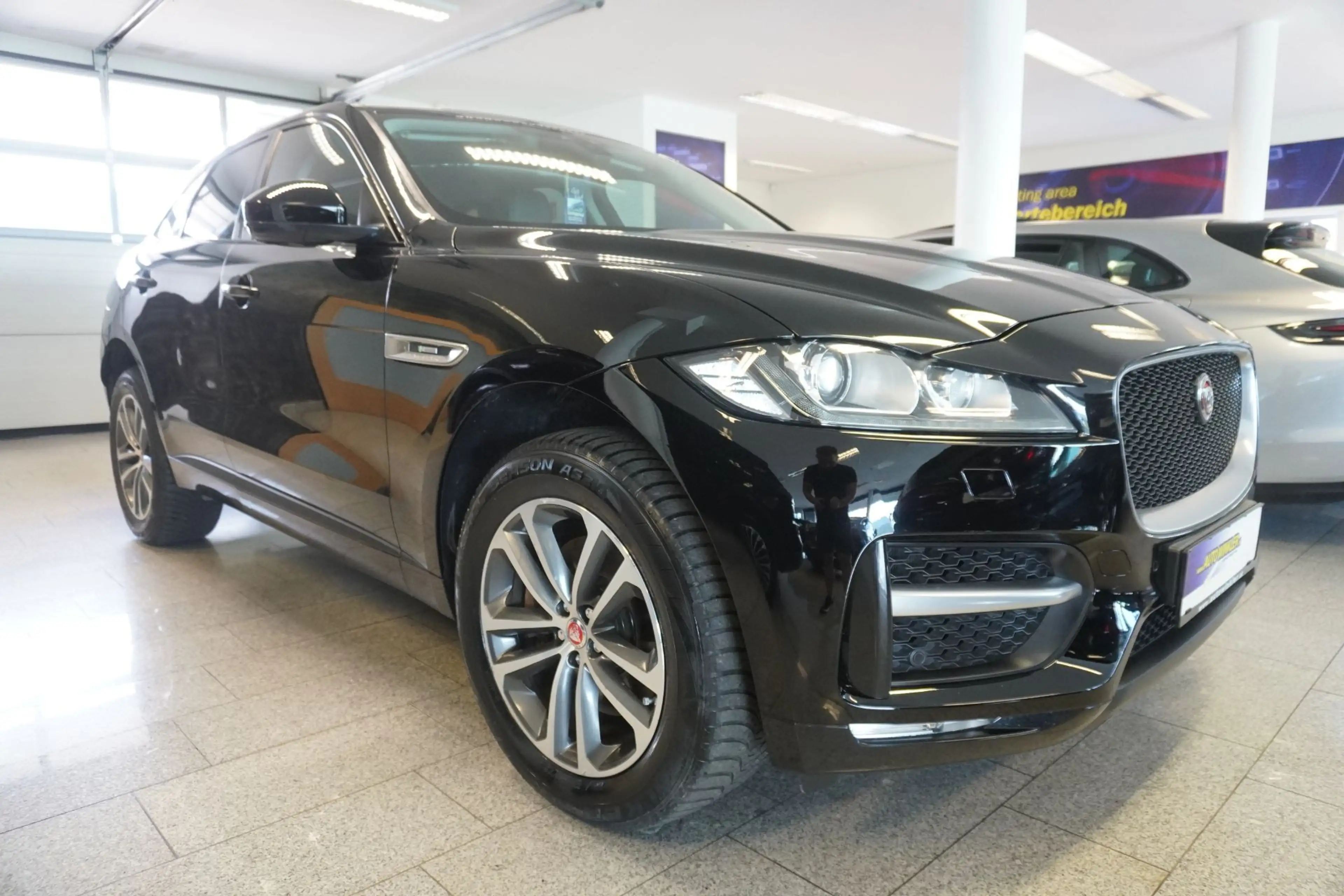 Jaguar F-Pace 30d R-Dynamic AWD Aut. AHV/Kamera — photo 3