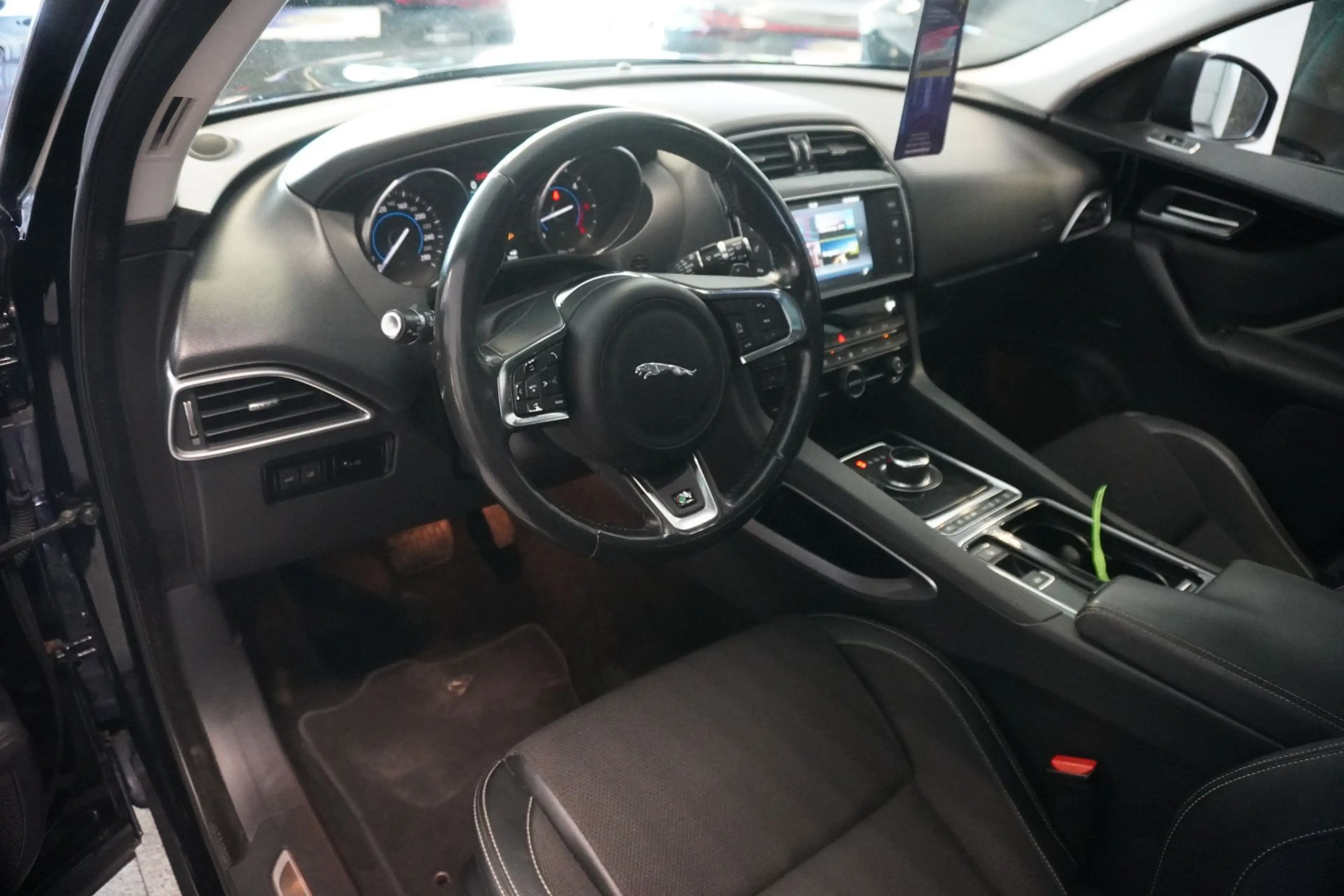 Jaguar F-Pace 30d R-Dynamic AWD Aut. AHV/Kamera — photo 7