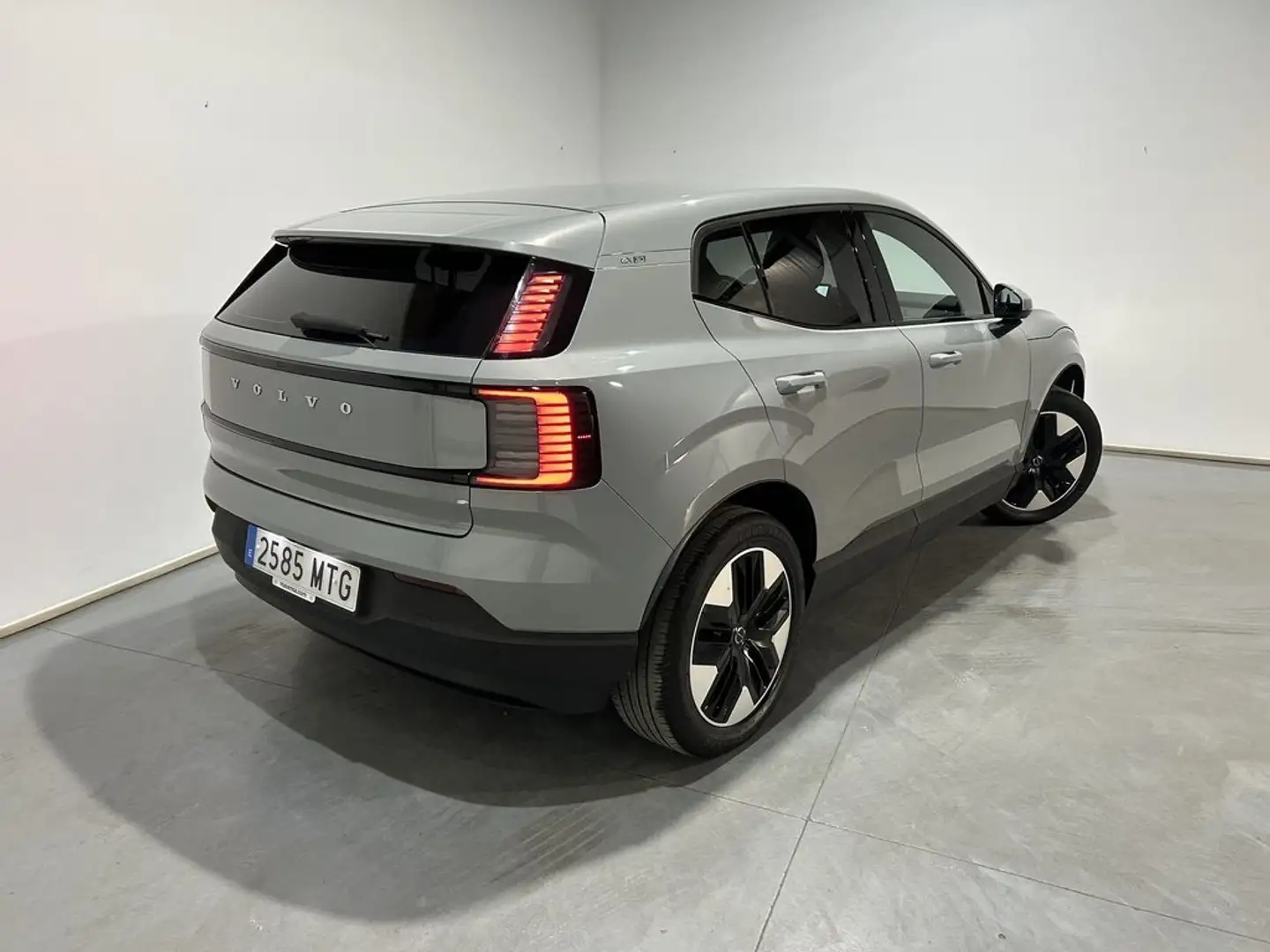 Volvo EX30 Single Extended Range Core RWD Burdeos - 2
