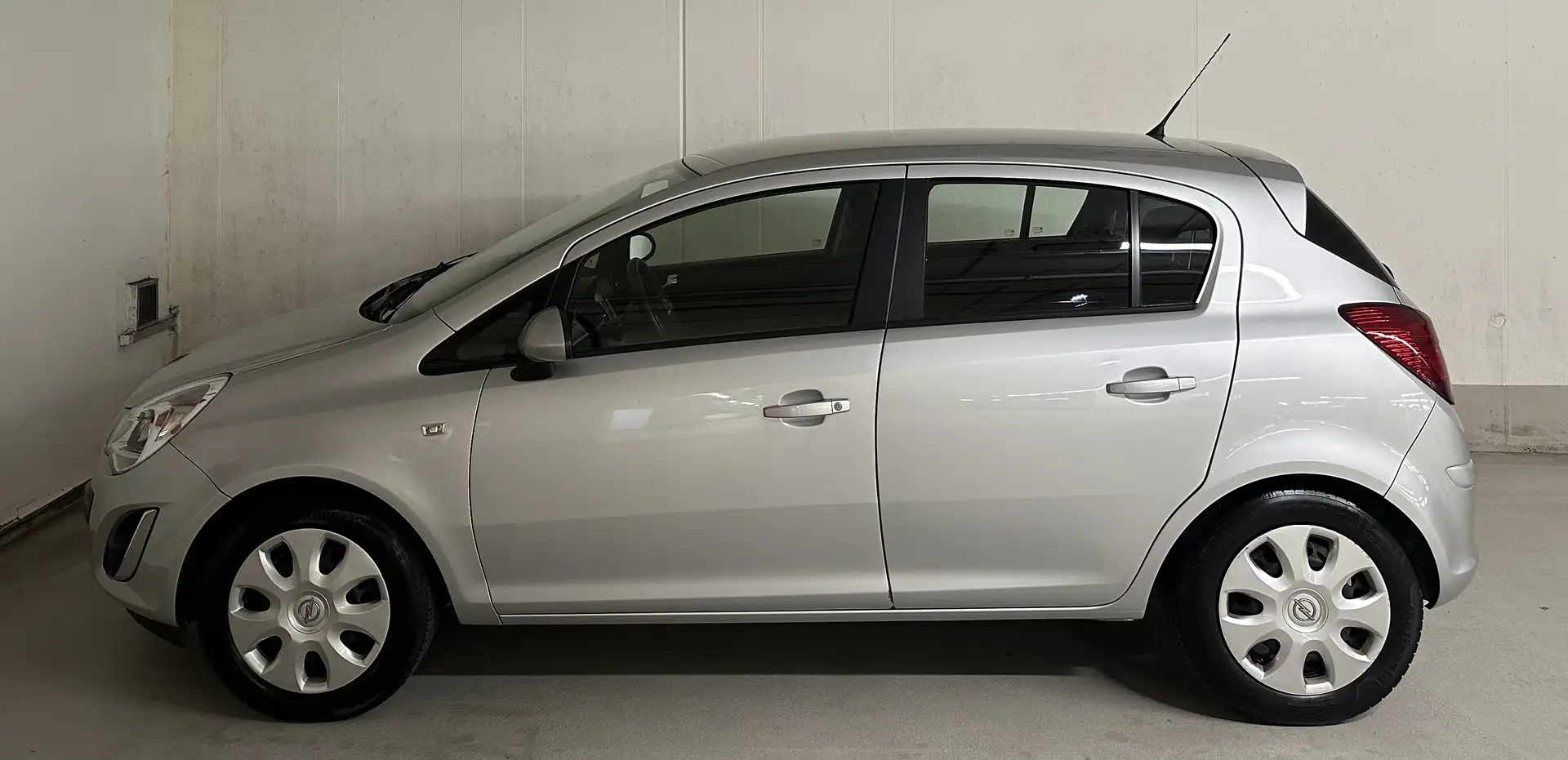 Opel Corsa Edition MIT NUR 40.750 Kilometer! Grau - 2