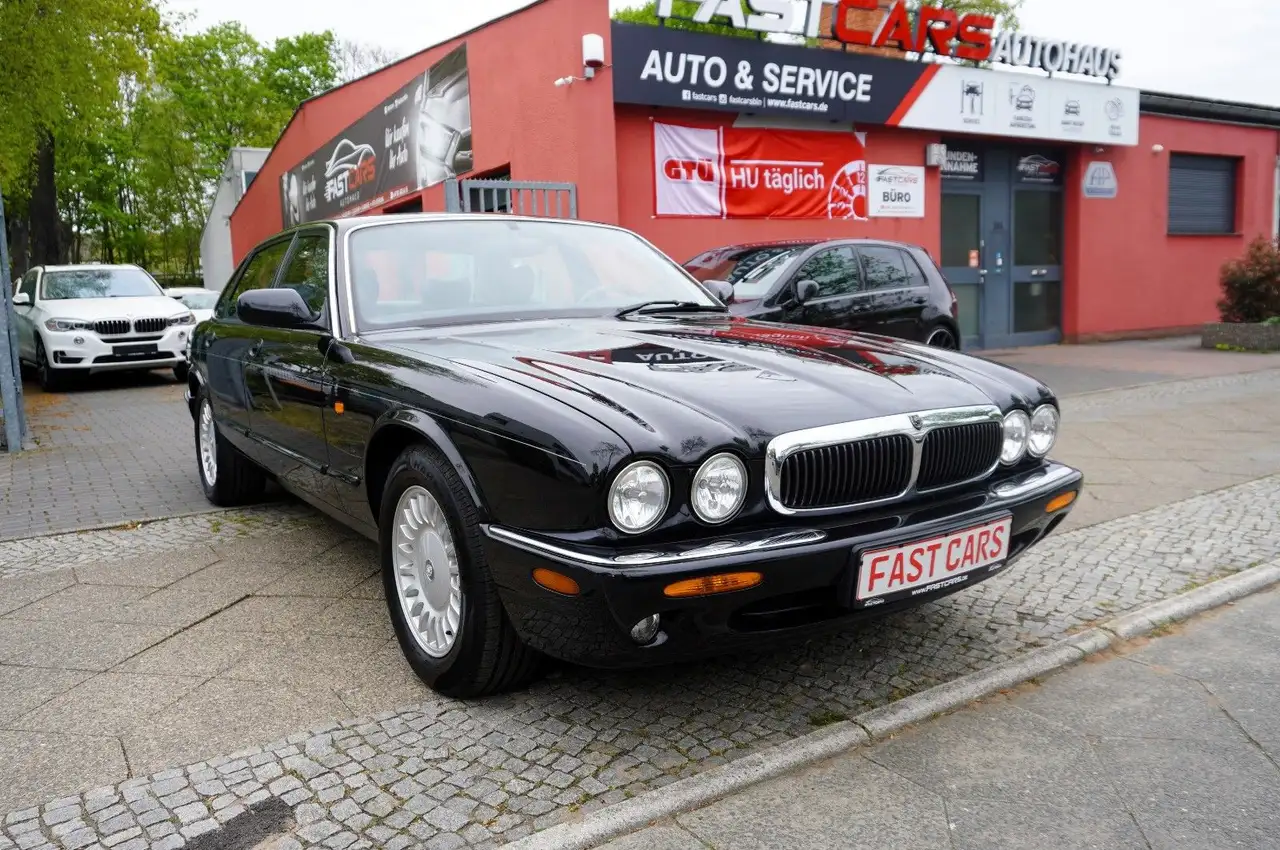 Jaguar XJ