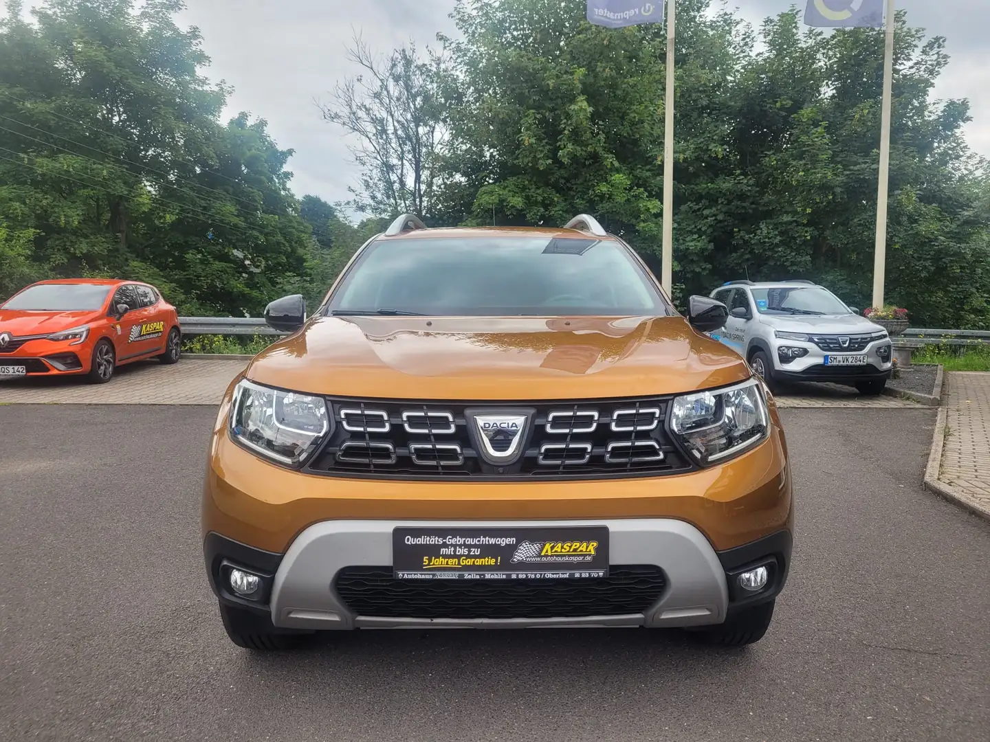 Dacia Duster Celebration TCe 100 ECO-G, WKR, AHK Oranje - 2