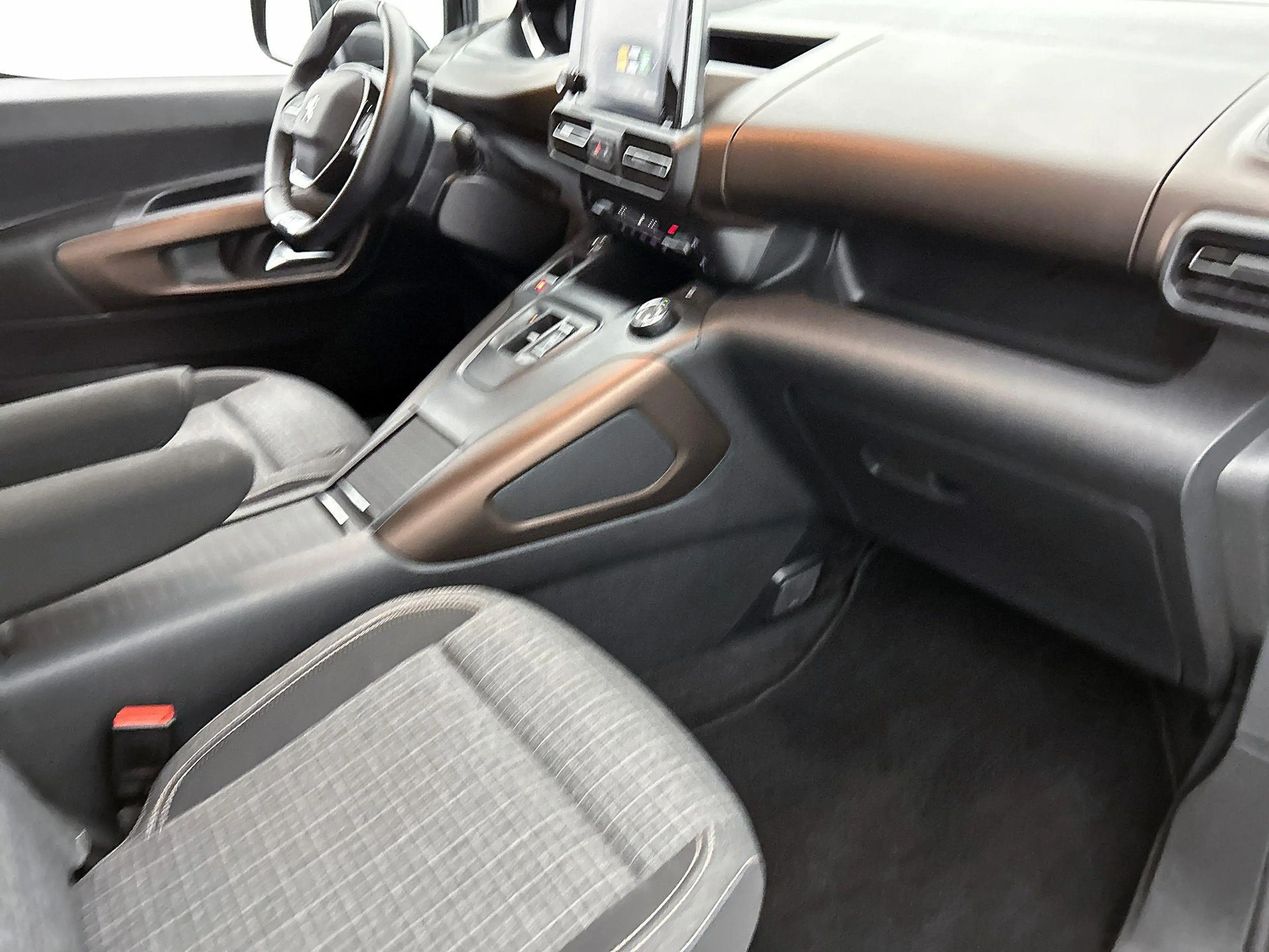 Peugeot e-Rifter EV GT 7p 50 kWh 136pk | 7 Zitplaatsen | Navigatie — photo 14