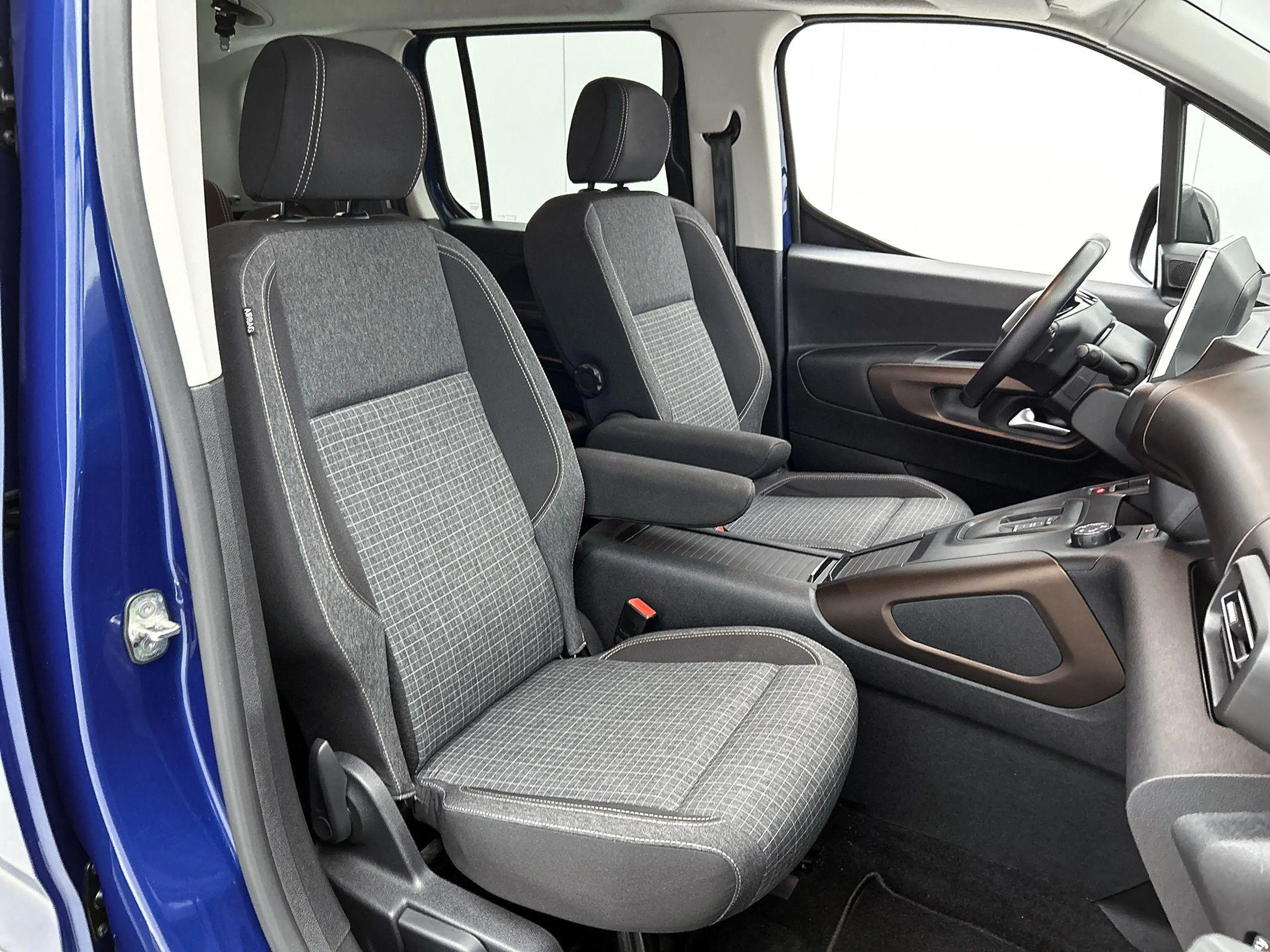 Peugeot e-Rifter EV GT 7p 50 kWh 136pk | 7 Zitplaatsen | Navigatie — photo 15