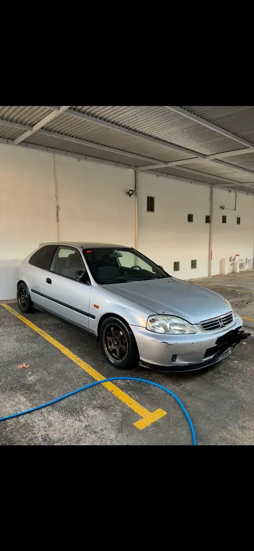 Honda Civic 1.6 VTi VTEC - 1
