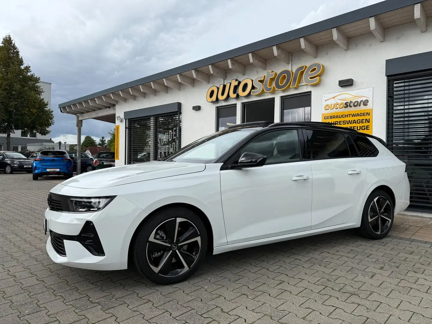 Opel Astra Sports Tourer L 1.2 Turbo GS 96 kW (131 PS), Au... Weiß - 1