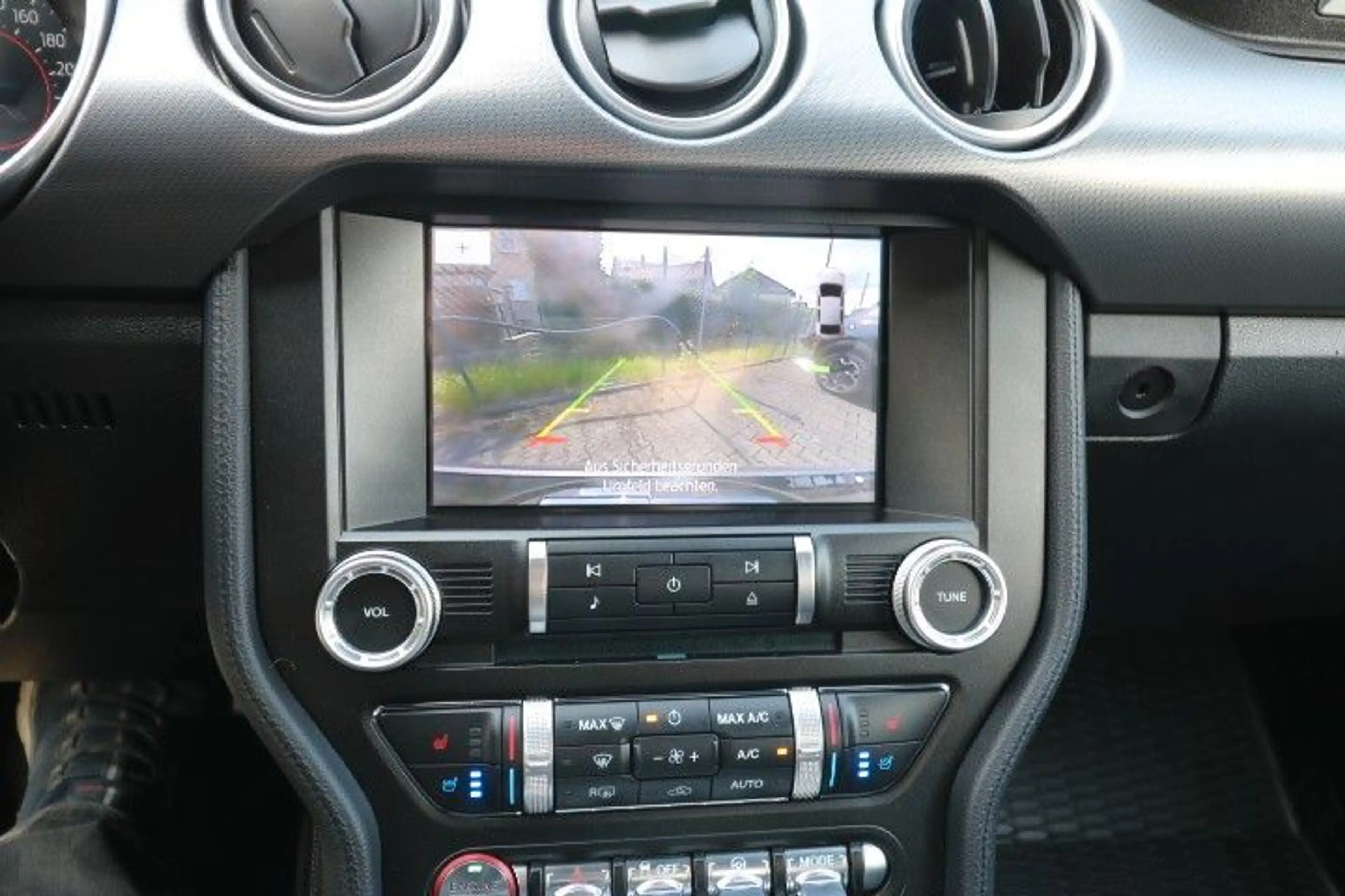 Ford Mustang GT 5.0 Schalter SYNC 3 Sitzklima — photo 14