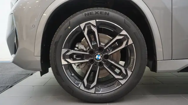 BMW iX1 xDrive30 66,5kWh Ansicht 2