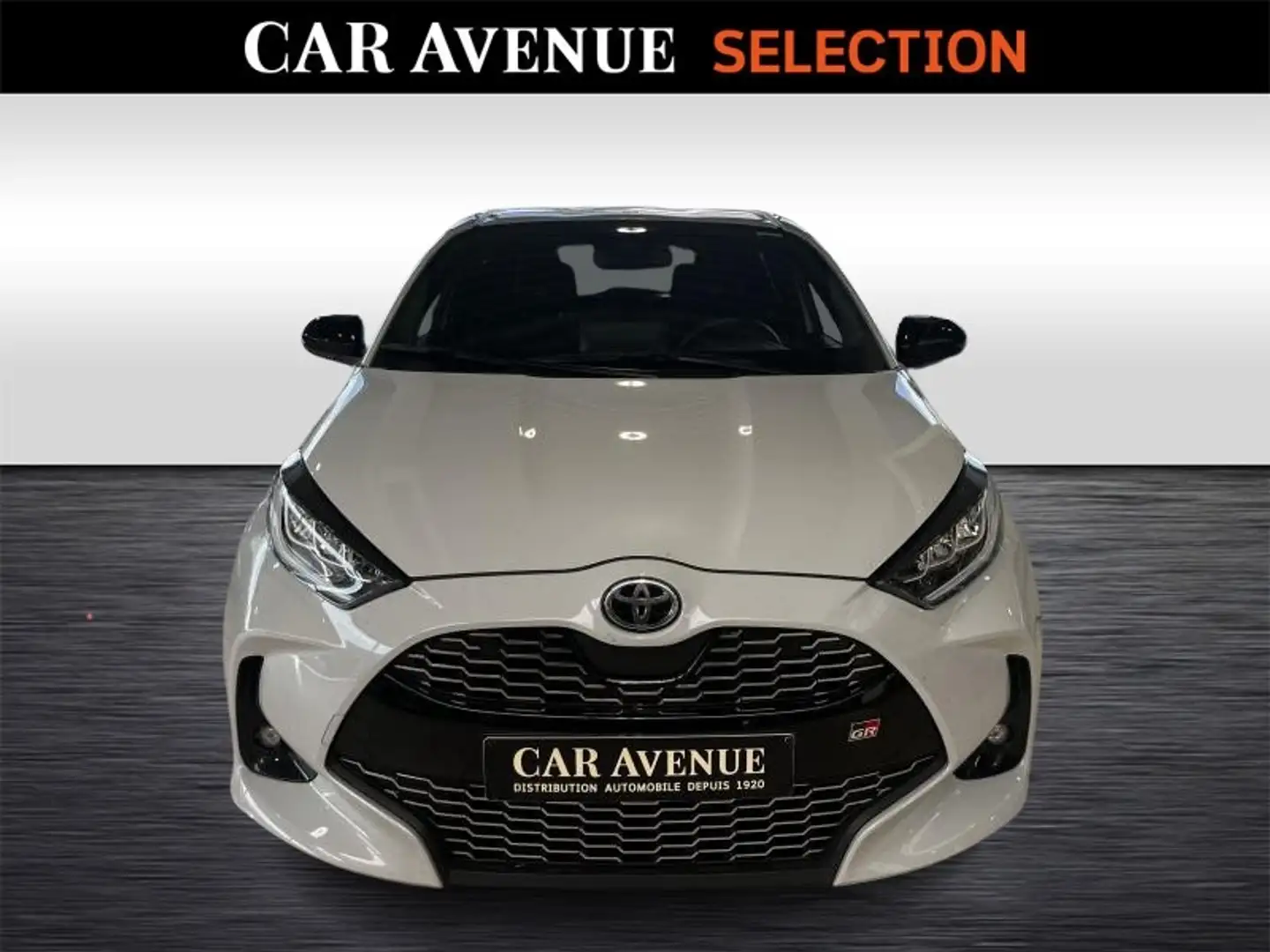 Toyota Yaris CVT GR Sport Grijs - 2