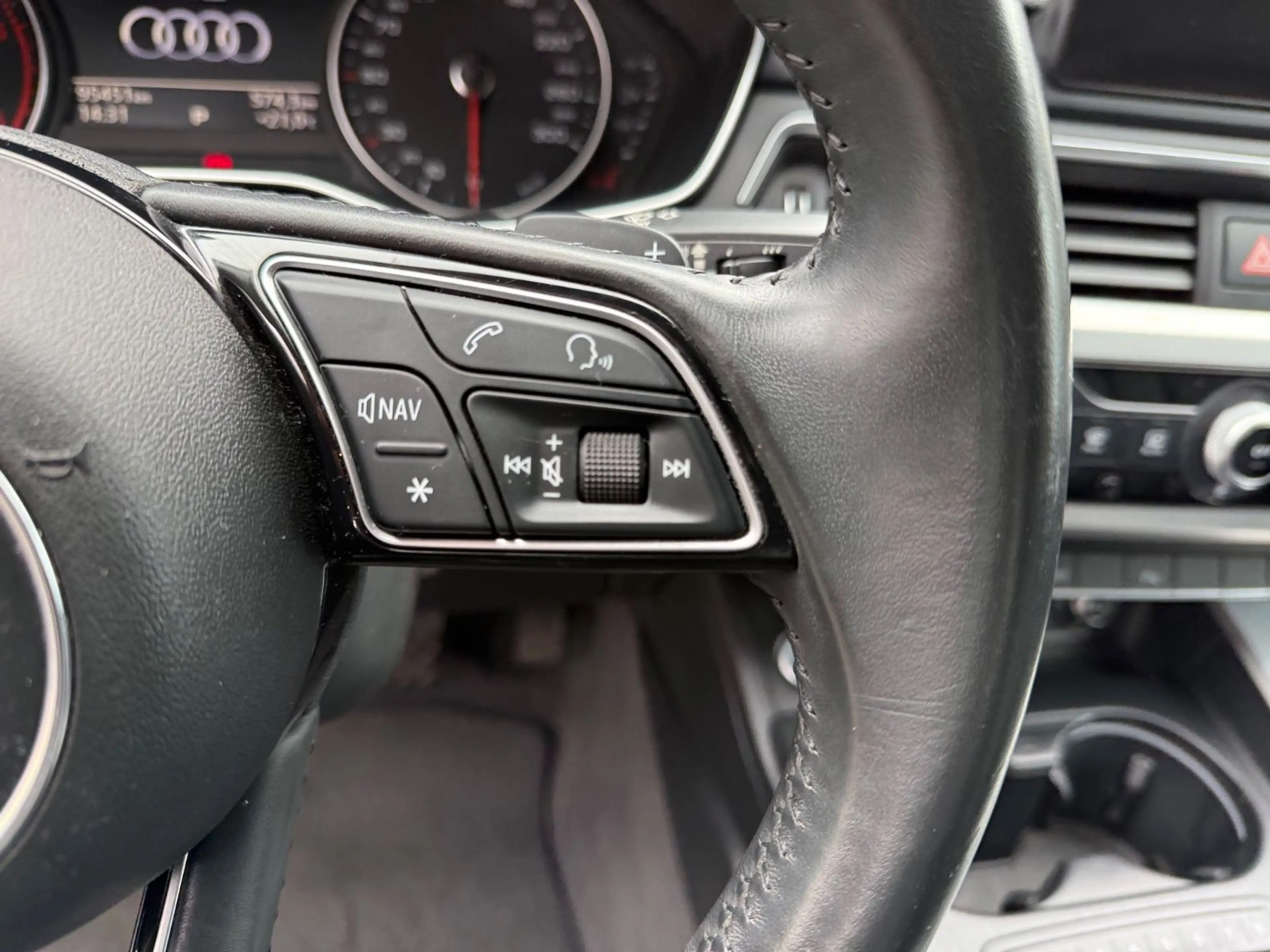 Audi A5 2.0tdi Sportback sport KeylessGo Leder SHZ — photo 14