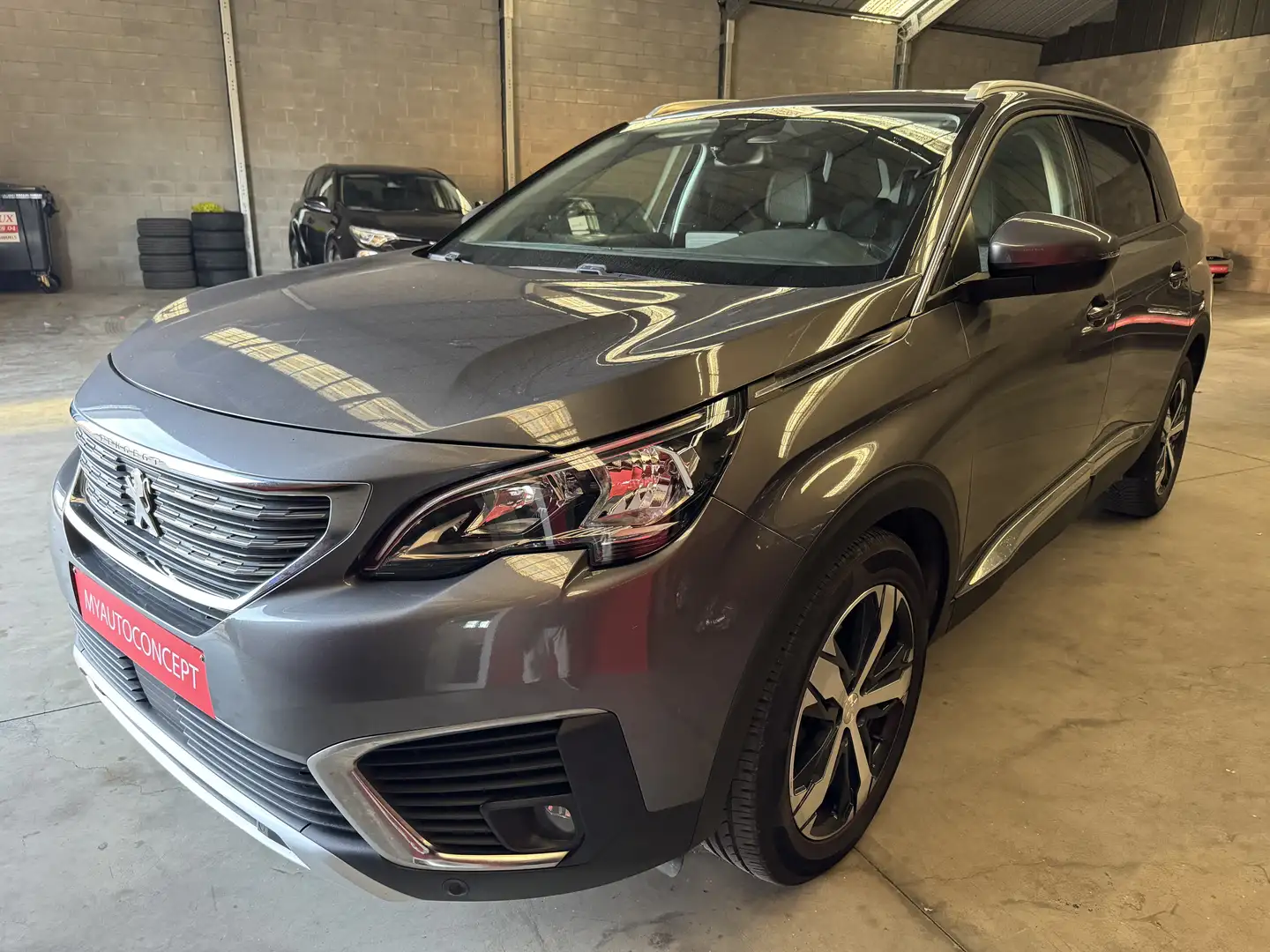 Peugeot 5008 5008 1.5 BlueHDi Active (EU6.2) Серый - 1