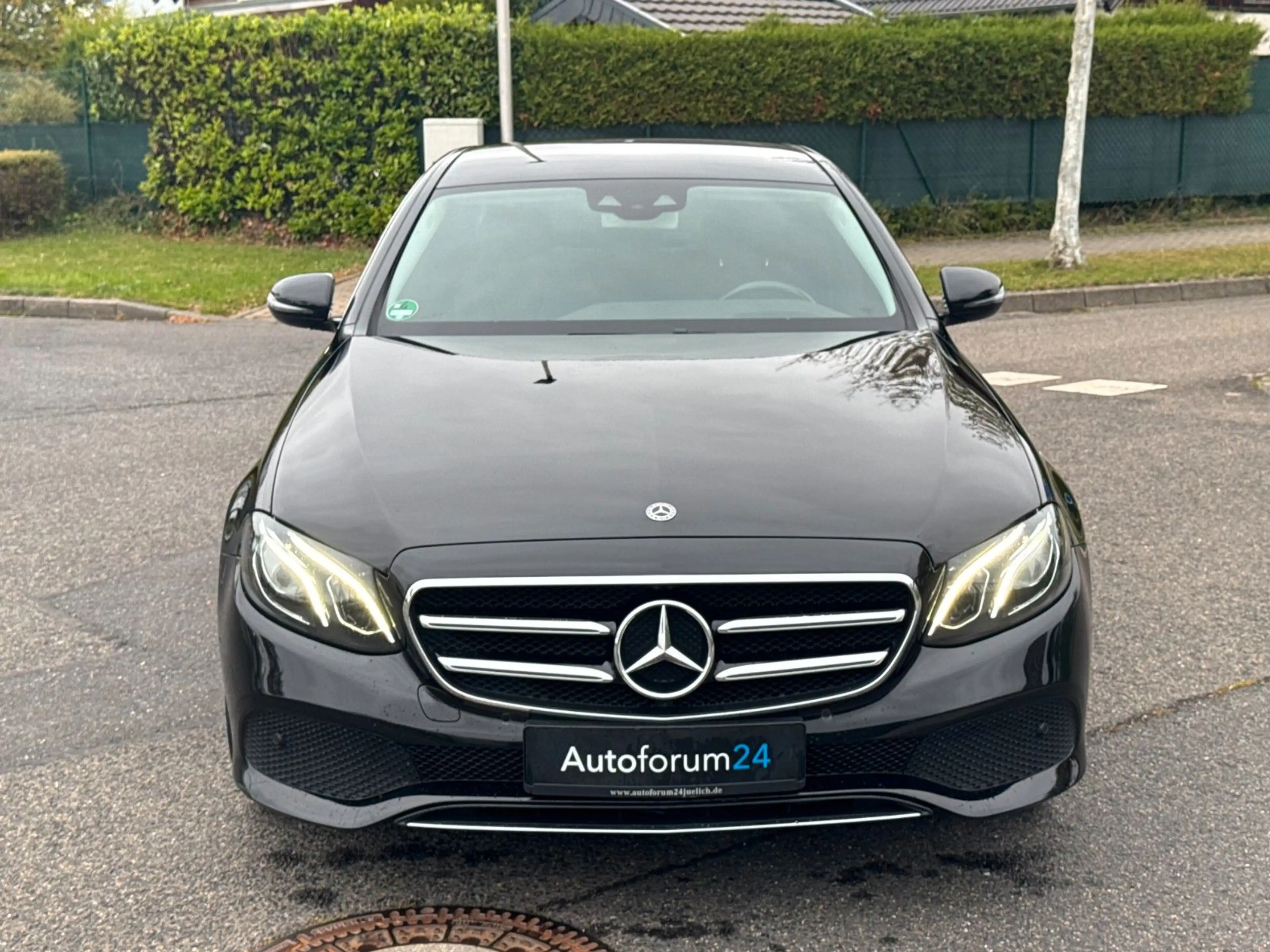 Mercedes-Benz E 220 d Limousine *Garantie*Autom.*Navi*LED*HUD* — photo 8