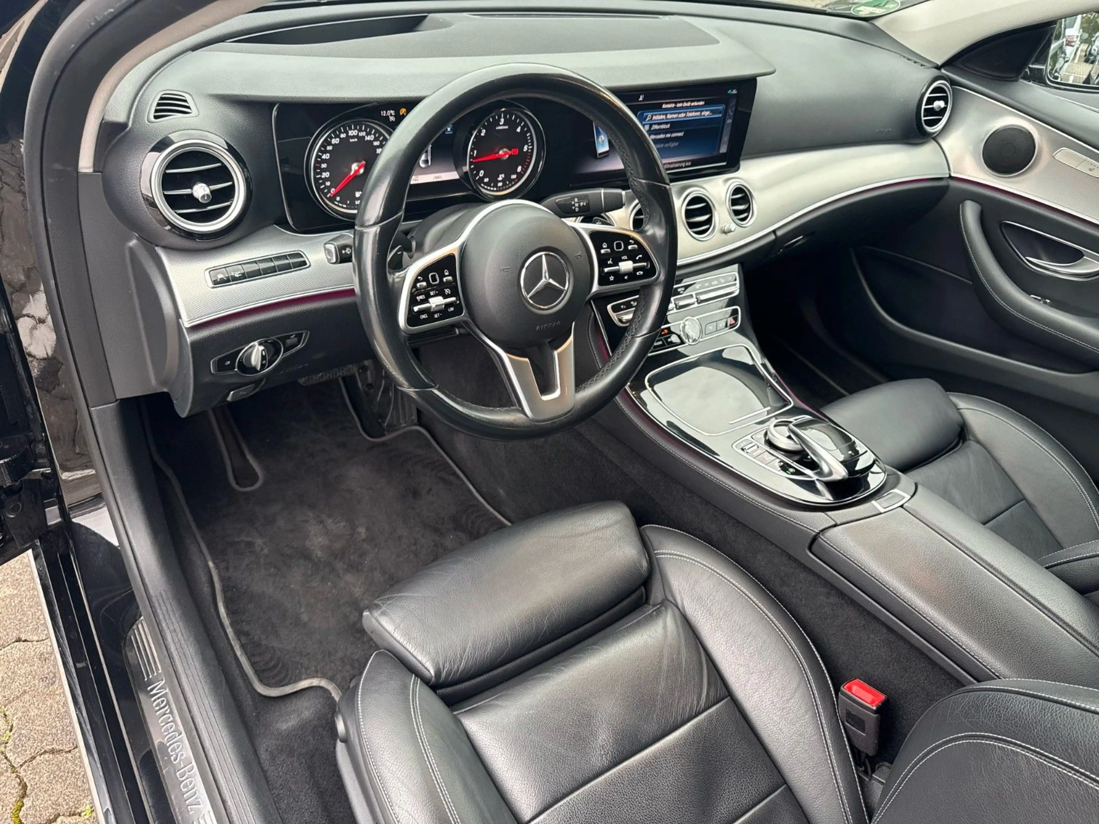 Mercedes-Benz E 220 d Limousine *Garantie*Autom.*Navi*LED*HUD* — photo 9