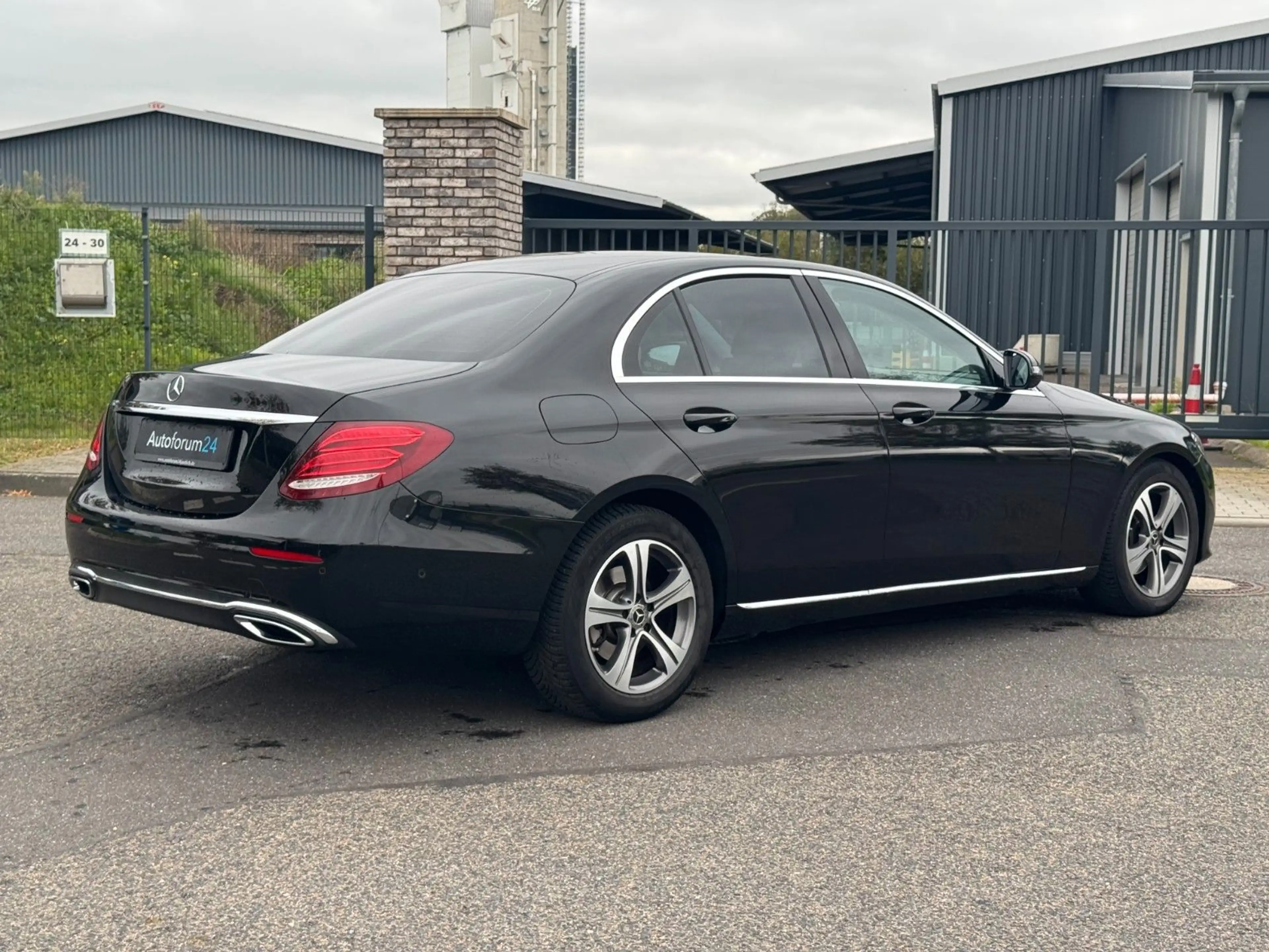 Mercedes-Benz E 220 d Limousine *Garantie*Autom.*Navi*LED*HUD* — photo 5