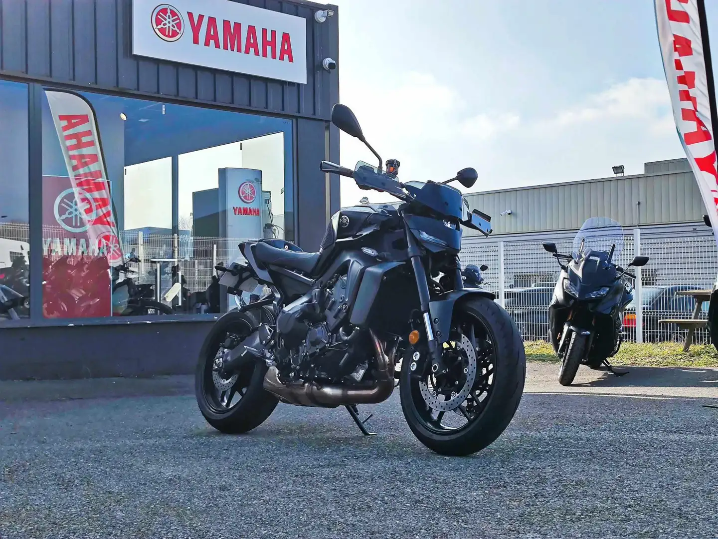 Yamaha MT-09 Schwarz - 1