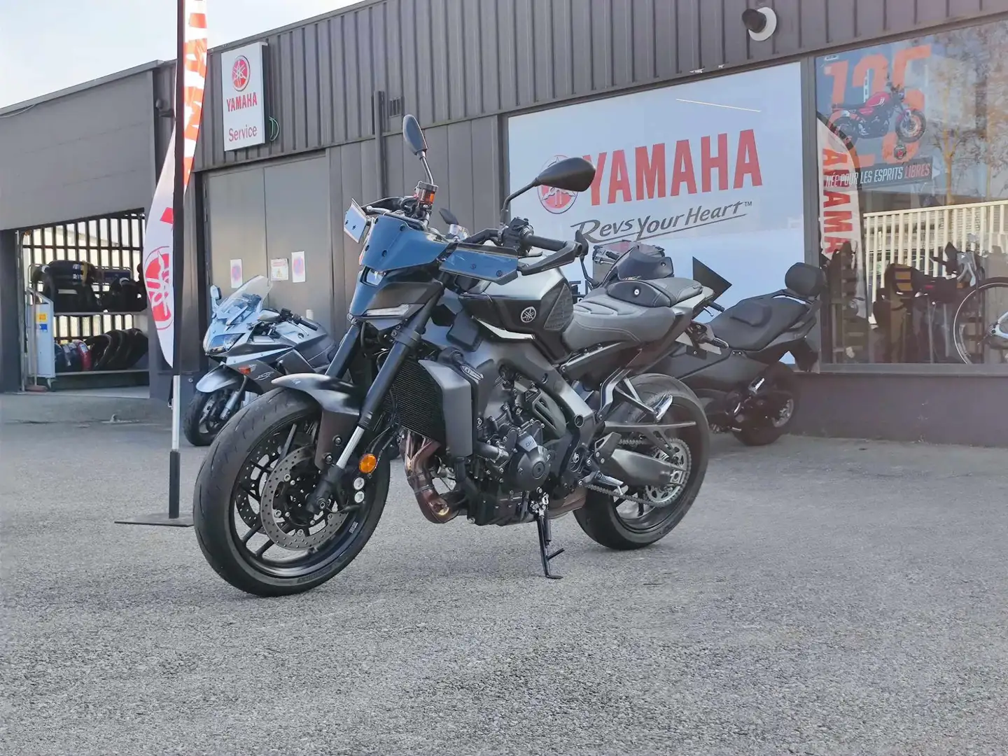 Yamaha MT-09 Schwarz - 2
