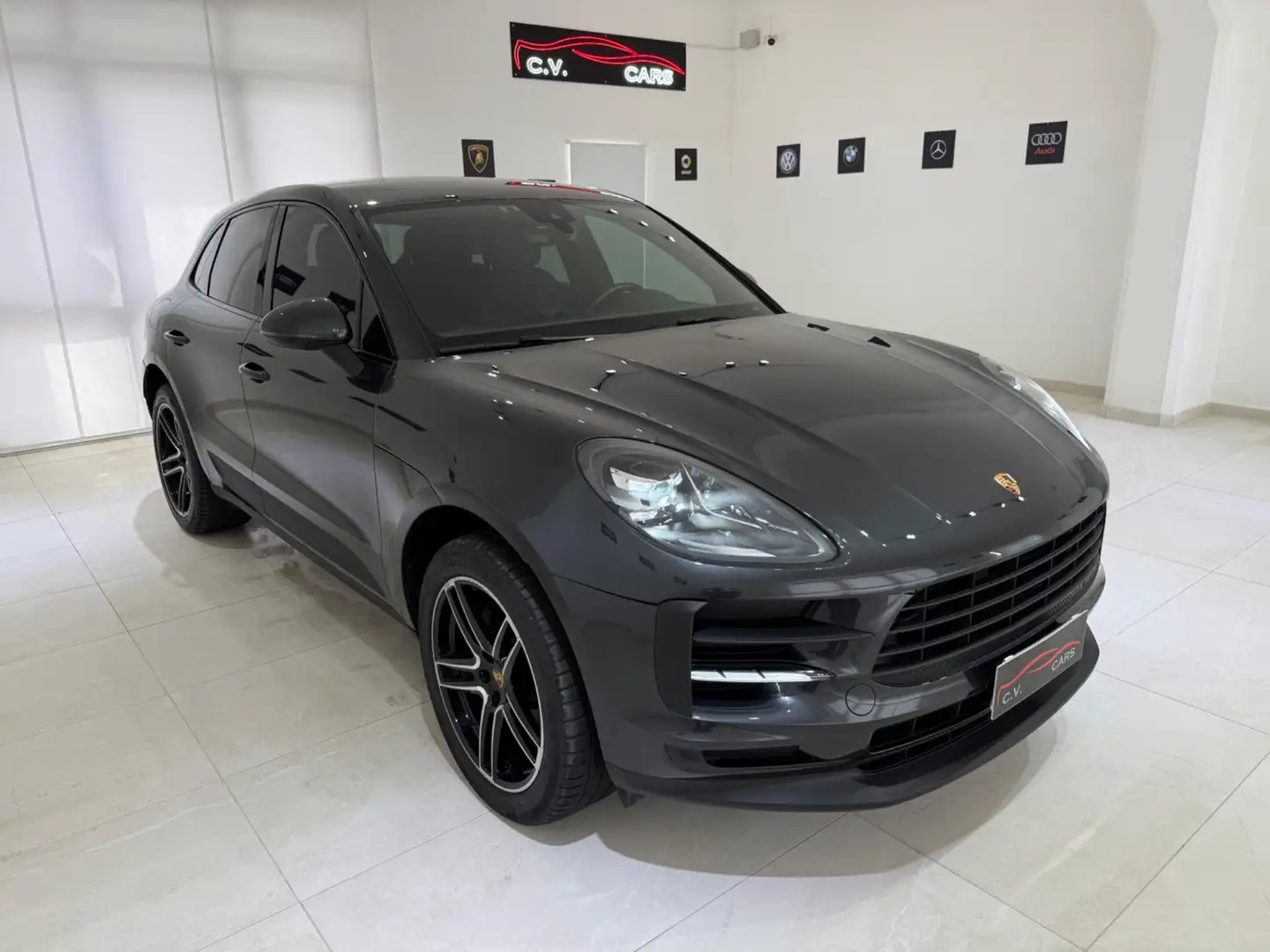 Porsche Macan 2.0 Grijs - 1