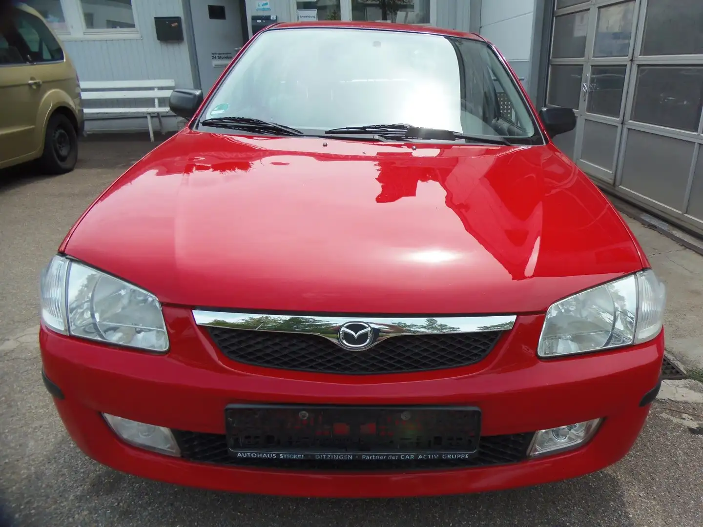 Mazda 323 F Automatik 119000km TÜV Neu Rouge - 1