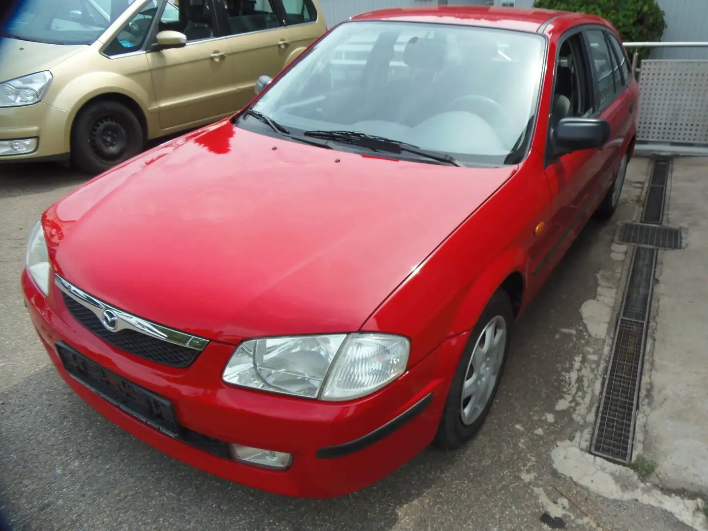 Mazda 323 F Automatik 119000km TÜV Neu Rouge - 2