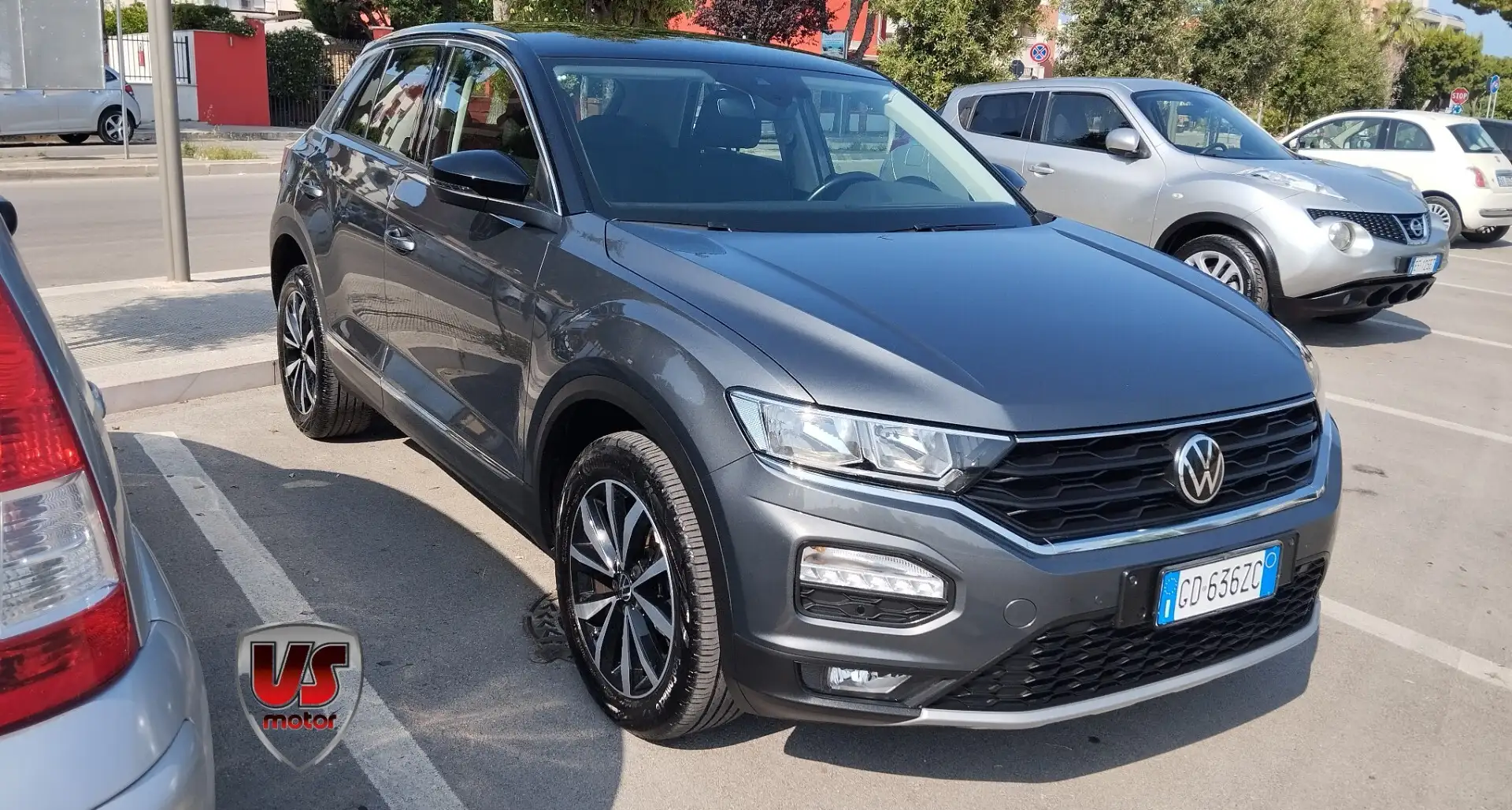 Volkswagen T-Roc 1.0 TSI Business BlueMotion Technology Argento - 1