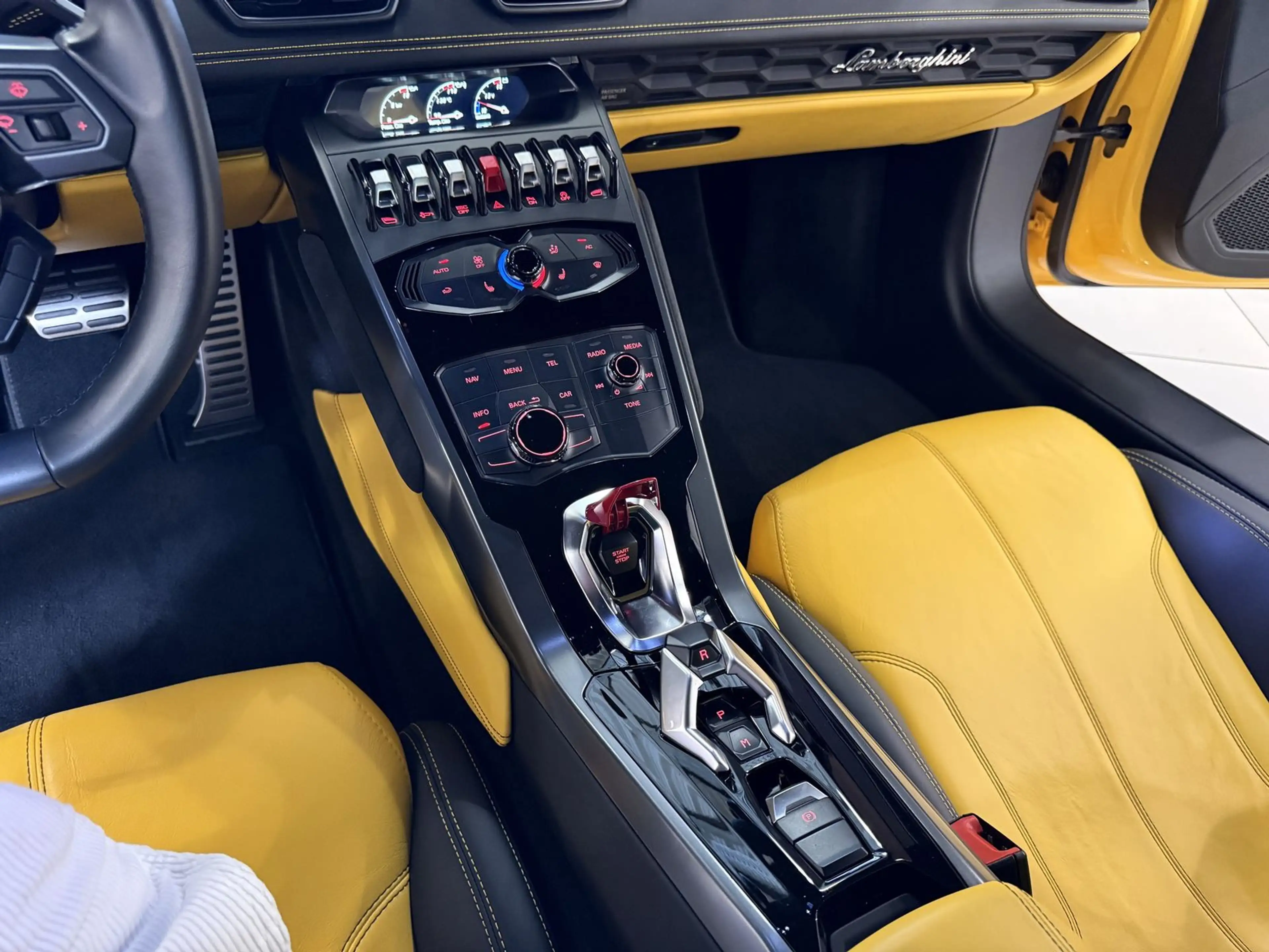Lamborghini Huracán *Deutsch-Unfallfrei-Lift* — photo 15