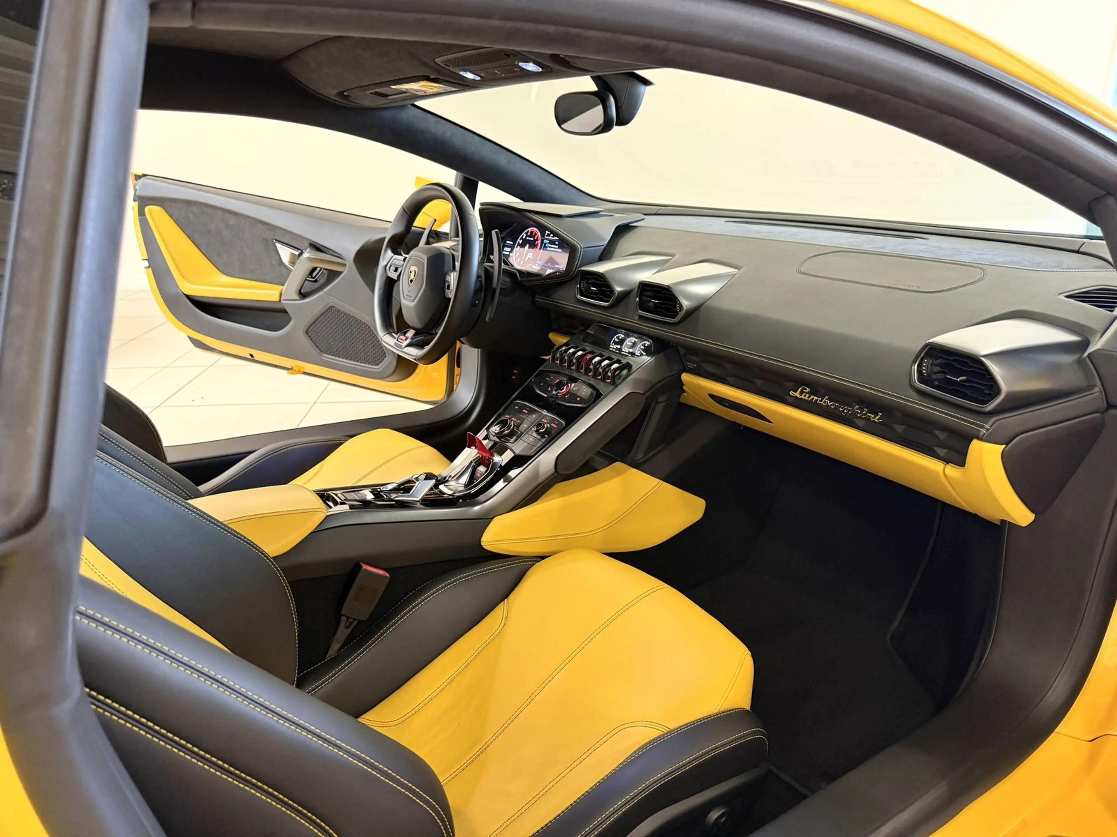 Lamborghini Huracán *Deutsch-Unfallfrei-Lift* — photo 10