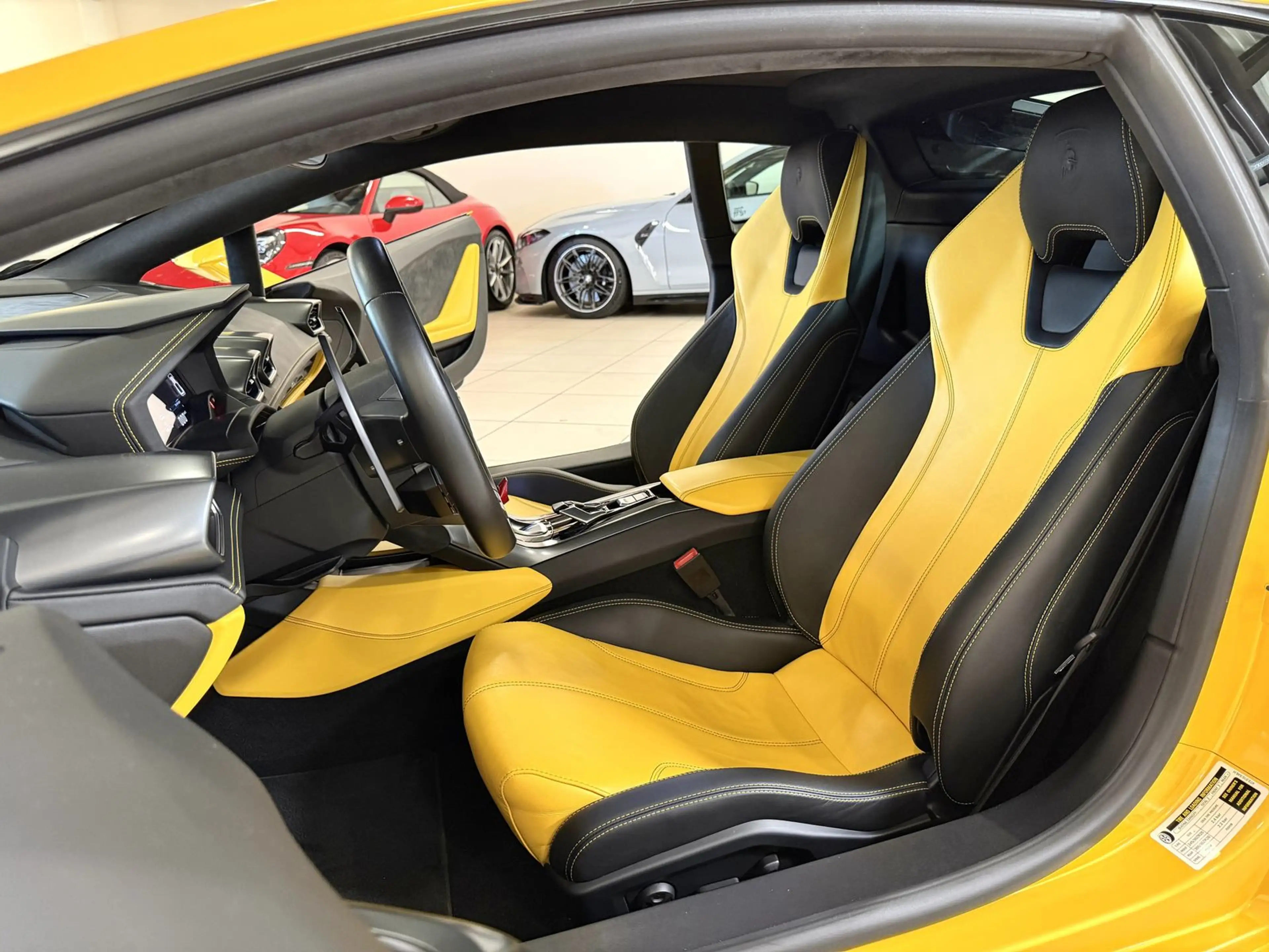 Lamborghini Huracán *Deutsch-Unfallfrei-Lift* — photo 11
