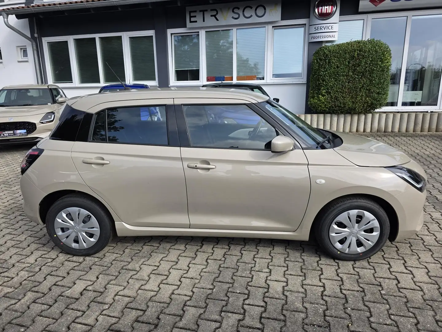 Suzuki Swift SWIFT 1.2 Club Hybrid | Allgrip | 4x4 | Sofort Beige - 2