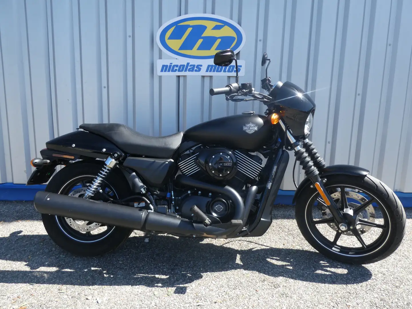 Harley-Davidson Street 750 Negro - 1