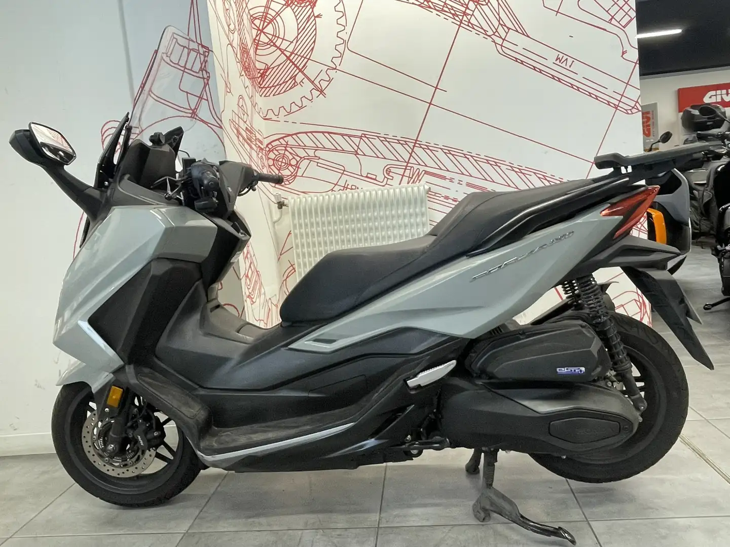 Honda Forza 350 Gris - 2
