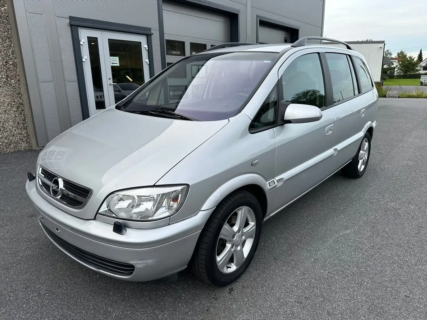 Opel Zafira Zafira 1.6 Comfort Gris - 2