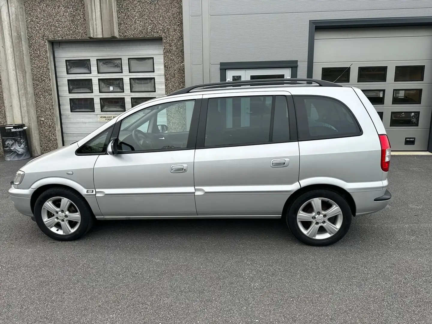 Opel Zafira Zafira 1.6 Comfort Gris - 1