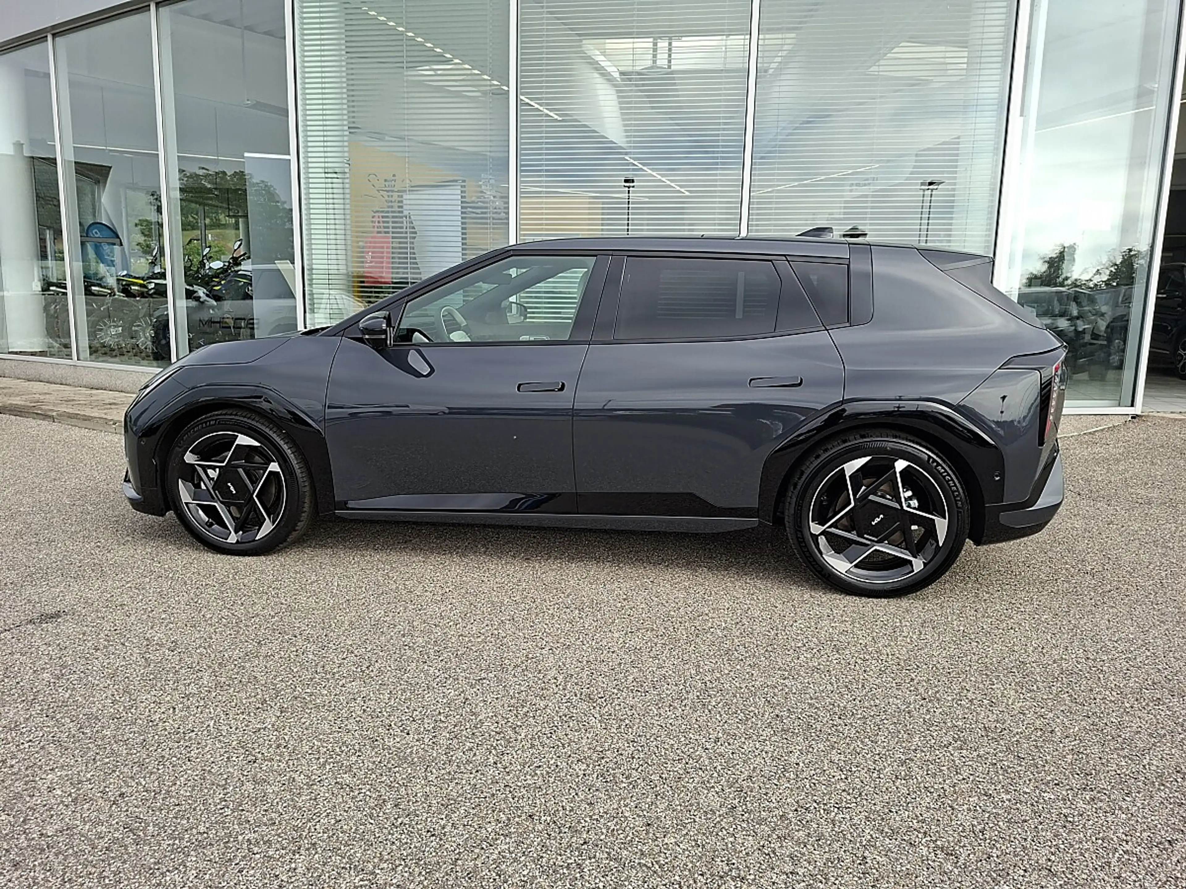 Kia EV4 HB FWD 81,4kWh GT-Line **SCHIEBEDACH** — photo 3