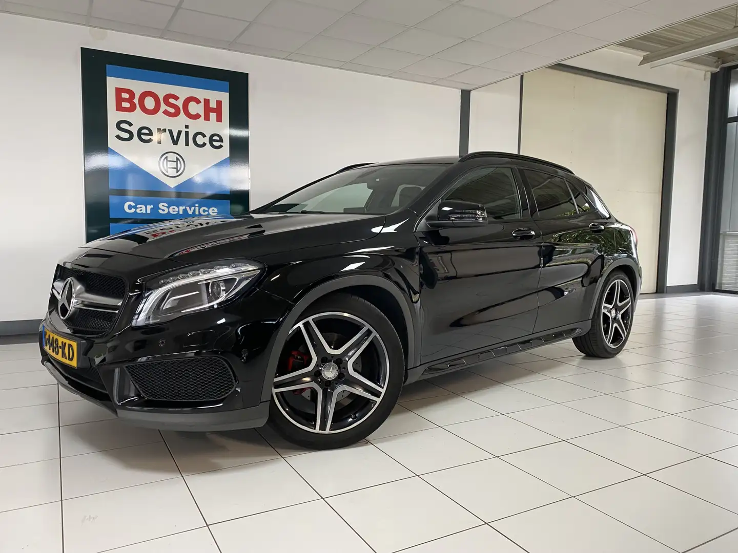 Mercedes-Benz GLA 250 Prestige AMG -Line Zwart - 1