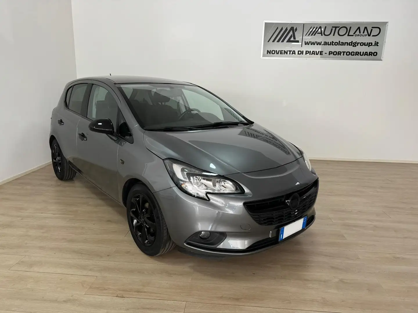 Opel Corsa Corsa V 2015 5p 1.4 75cv *** NEOPATENTATI*** Gri - 1