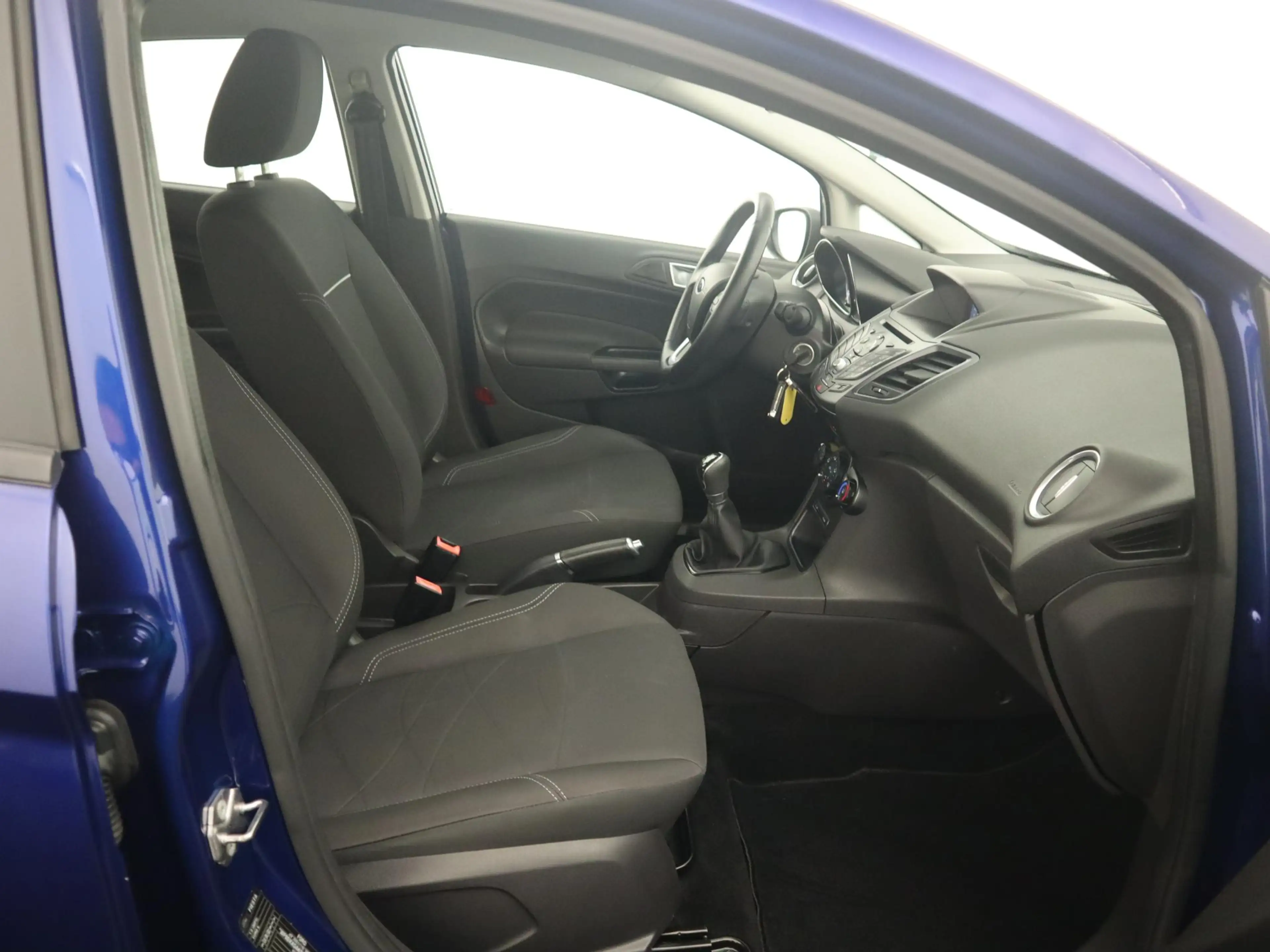 Ford Fiesta 1.0 Style Ultimate PDC / CRUISE / AIRCO / NAVI / B — photo 39