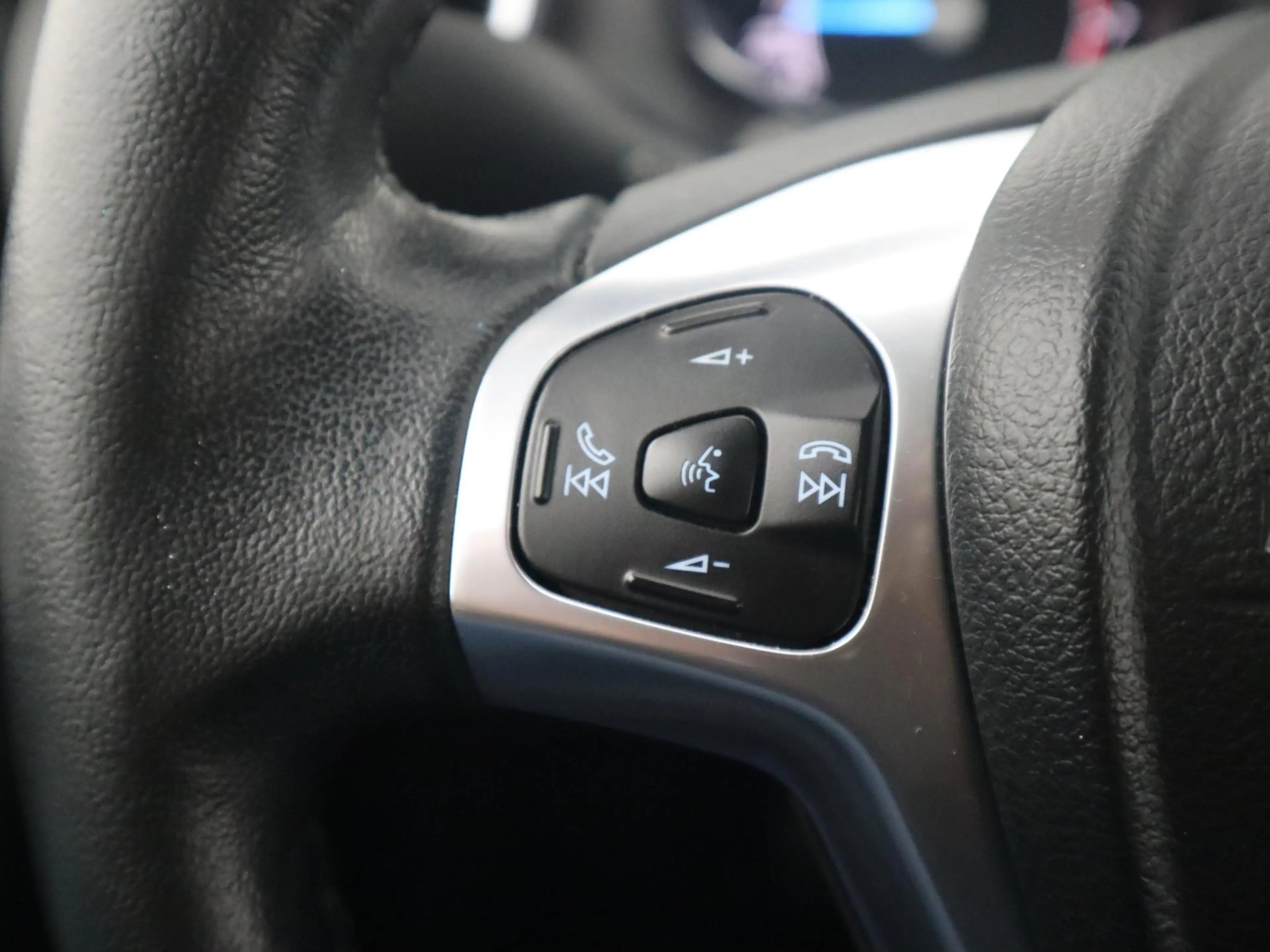 Ford Fiesta 1.0 Style Ultimate PDC / CRUISE / AIRCO / NAVI / B — photo 32