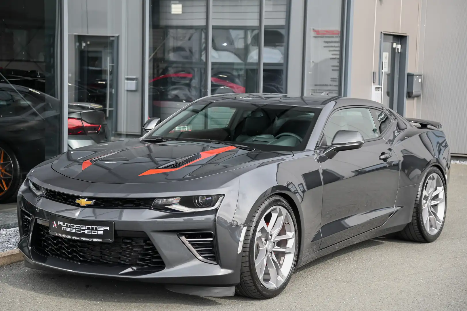 Chevrolet Camaro V8 Aut. FIFTY* 50th Anniversary Edition!* Gris - 2