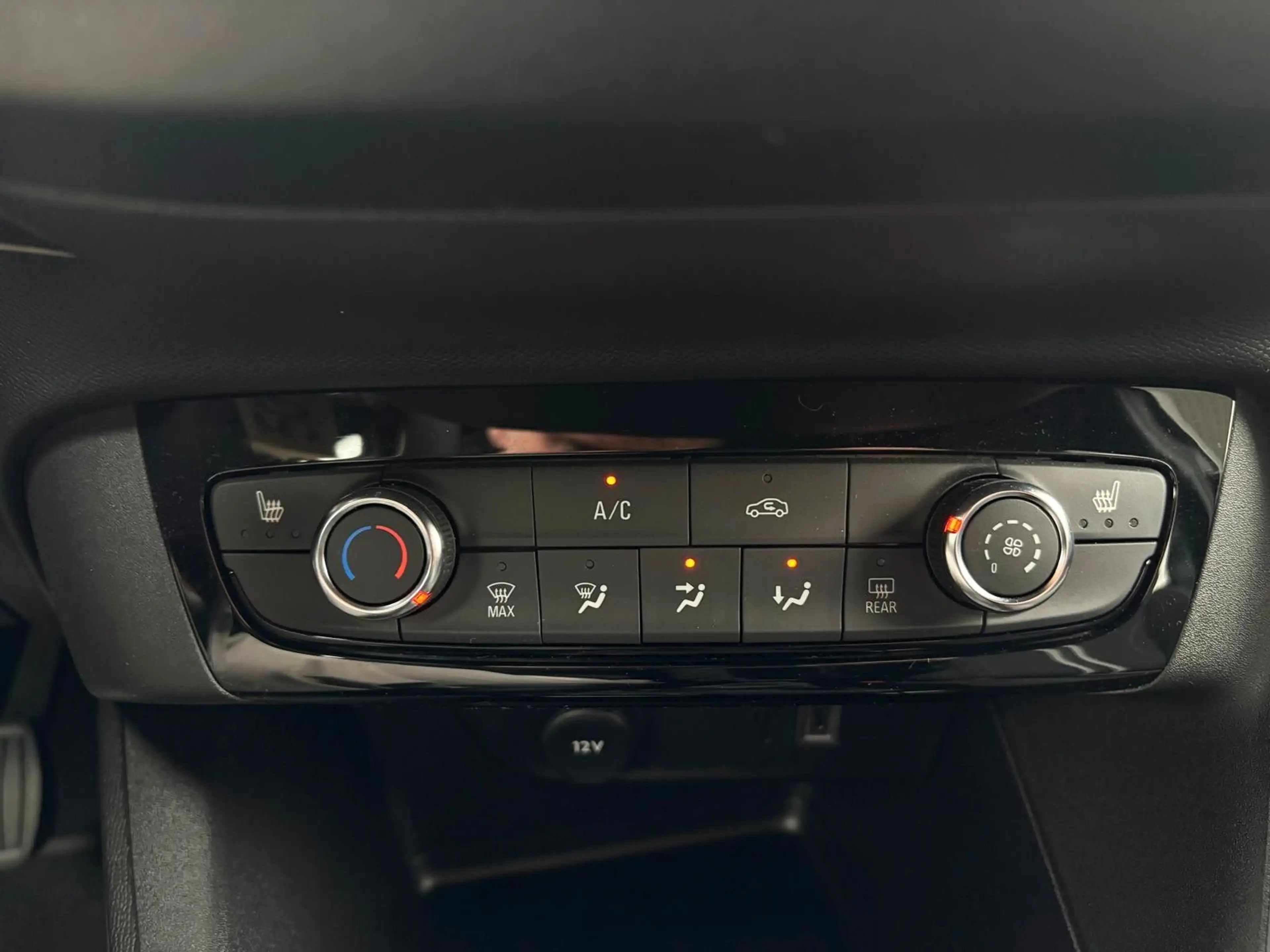 Opel Corsa 1.2 GS-Line KAMERA LENKRADH. NAVI LED — photo 14